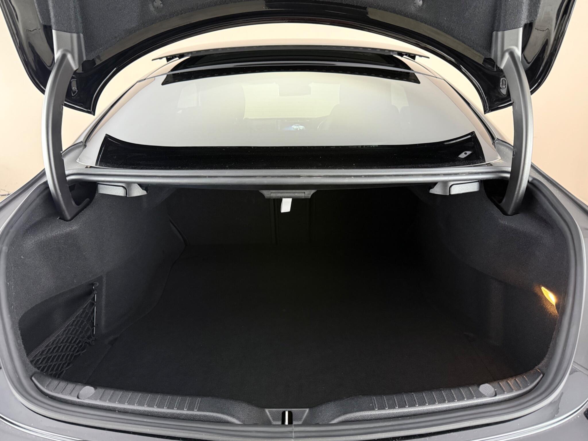 Mercedes-Benz C-Class view 10