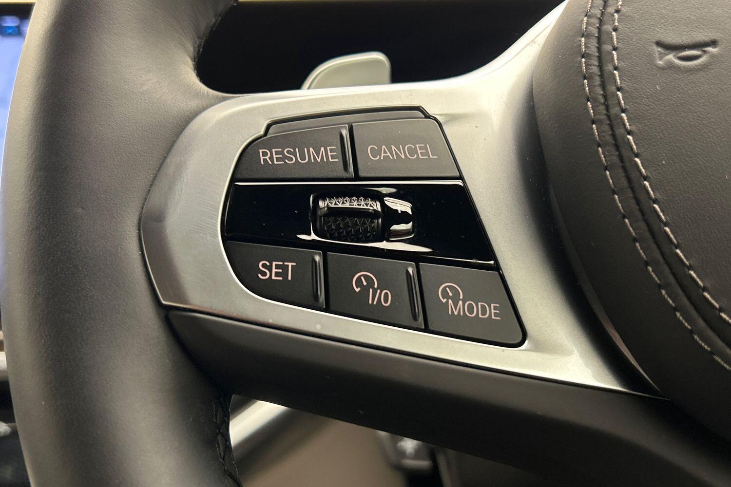 BMW X6 view 18