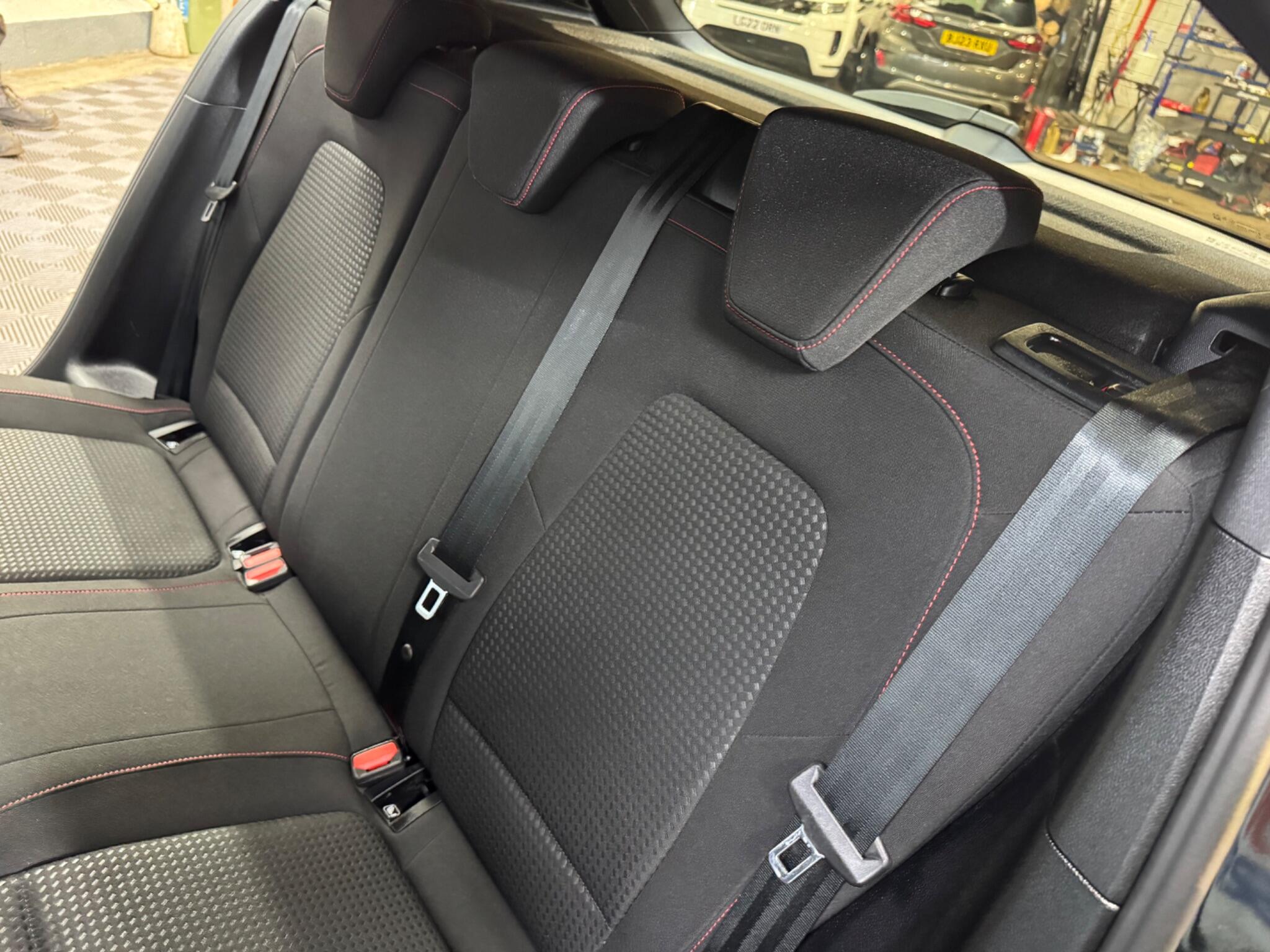 Ford Focus view 26