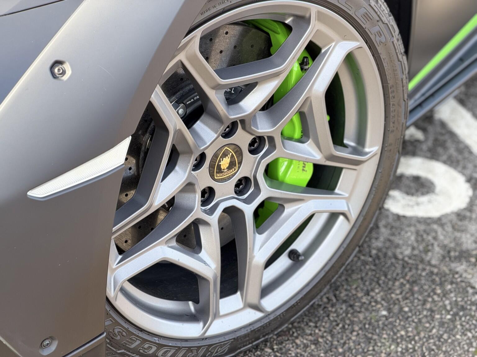 Lamborghini Huracan view 24