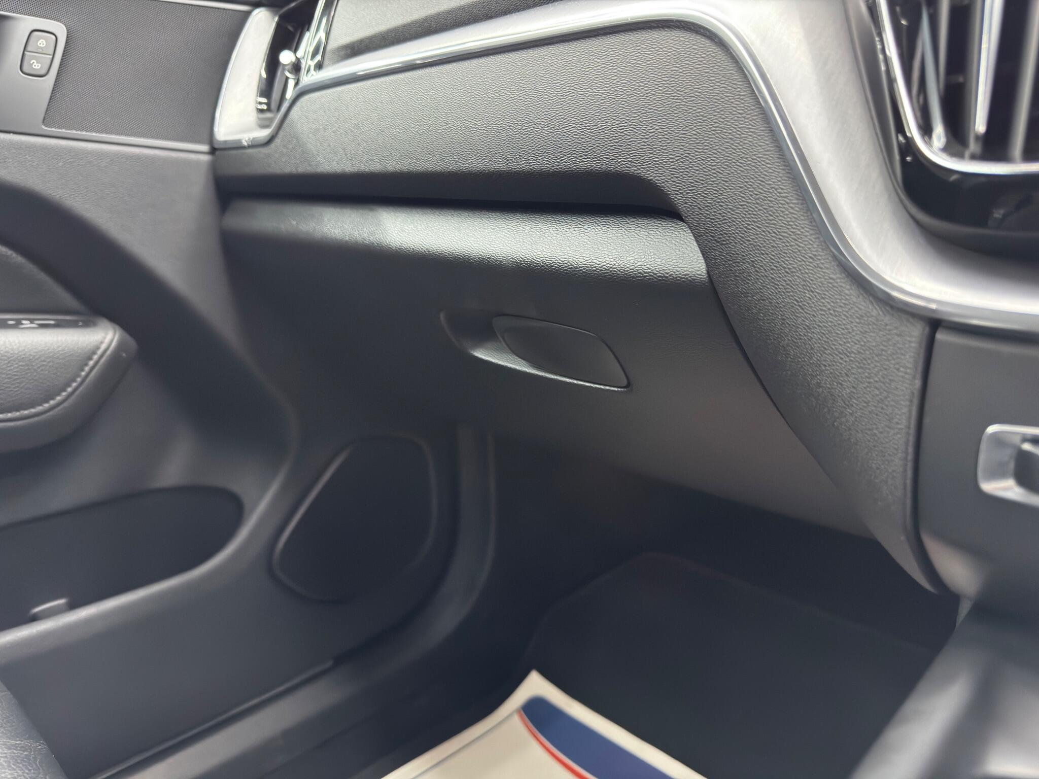 Volvo XC60 view 40