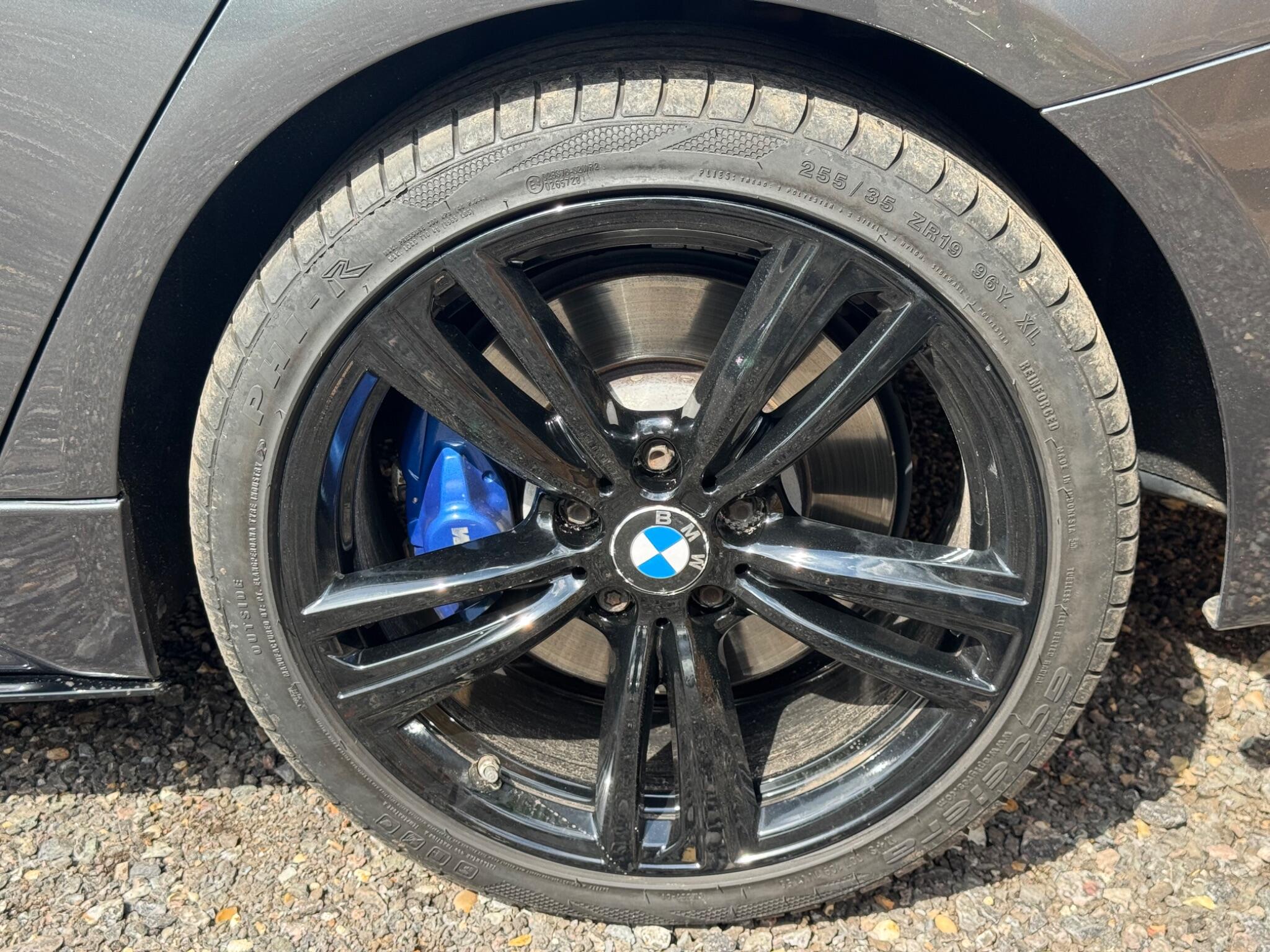 BMW 3 Series view 39