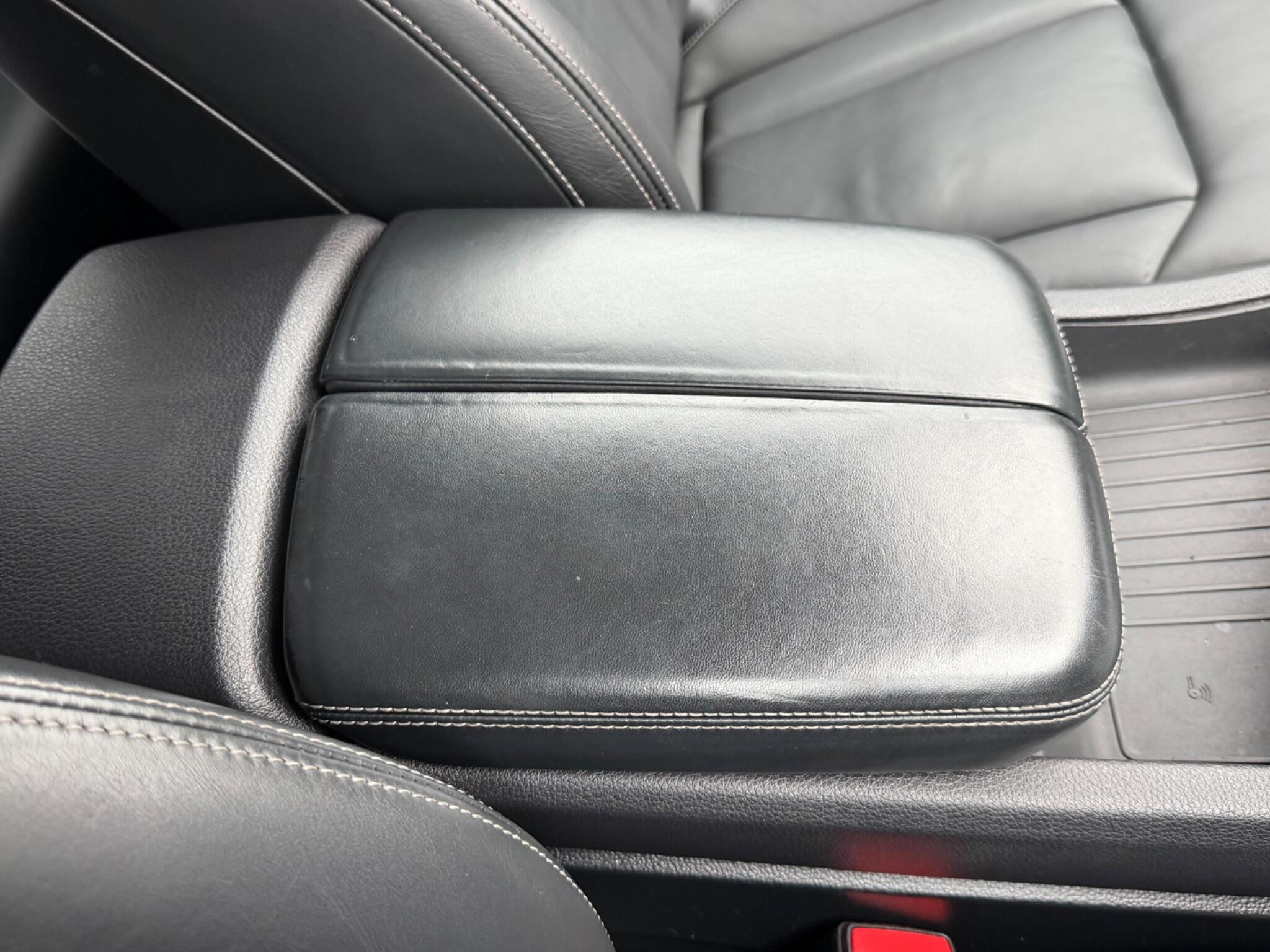 Audi Q7 view 45