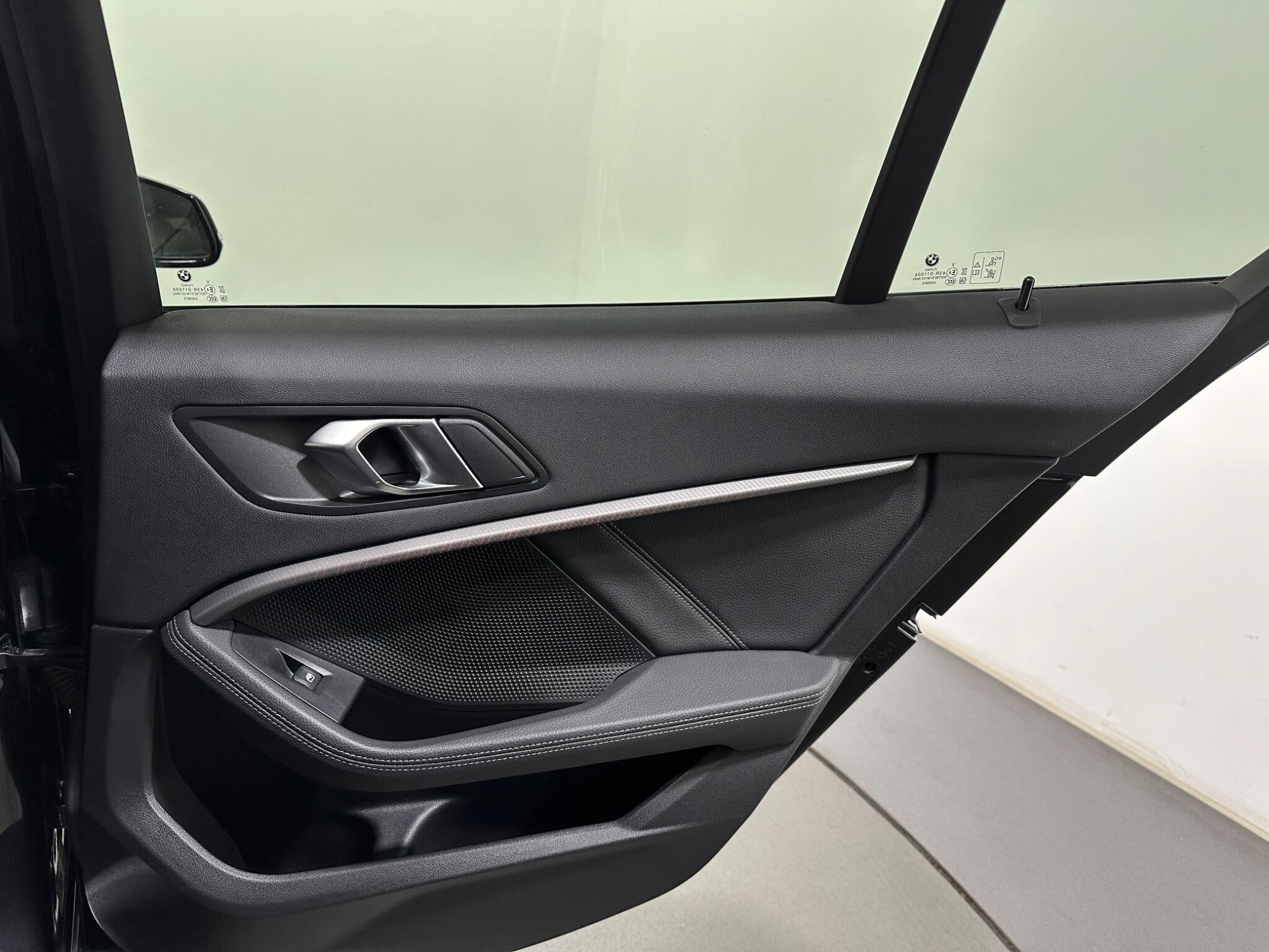 BMW 1 Series view 45
