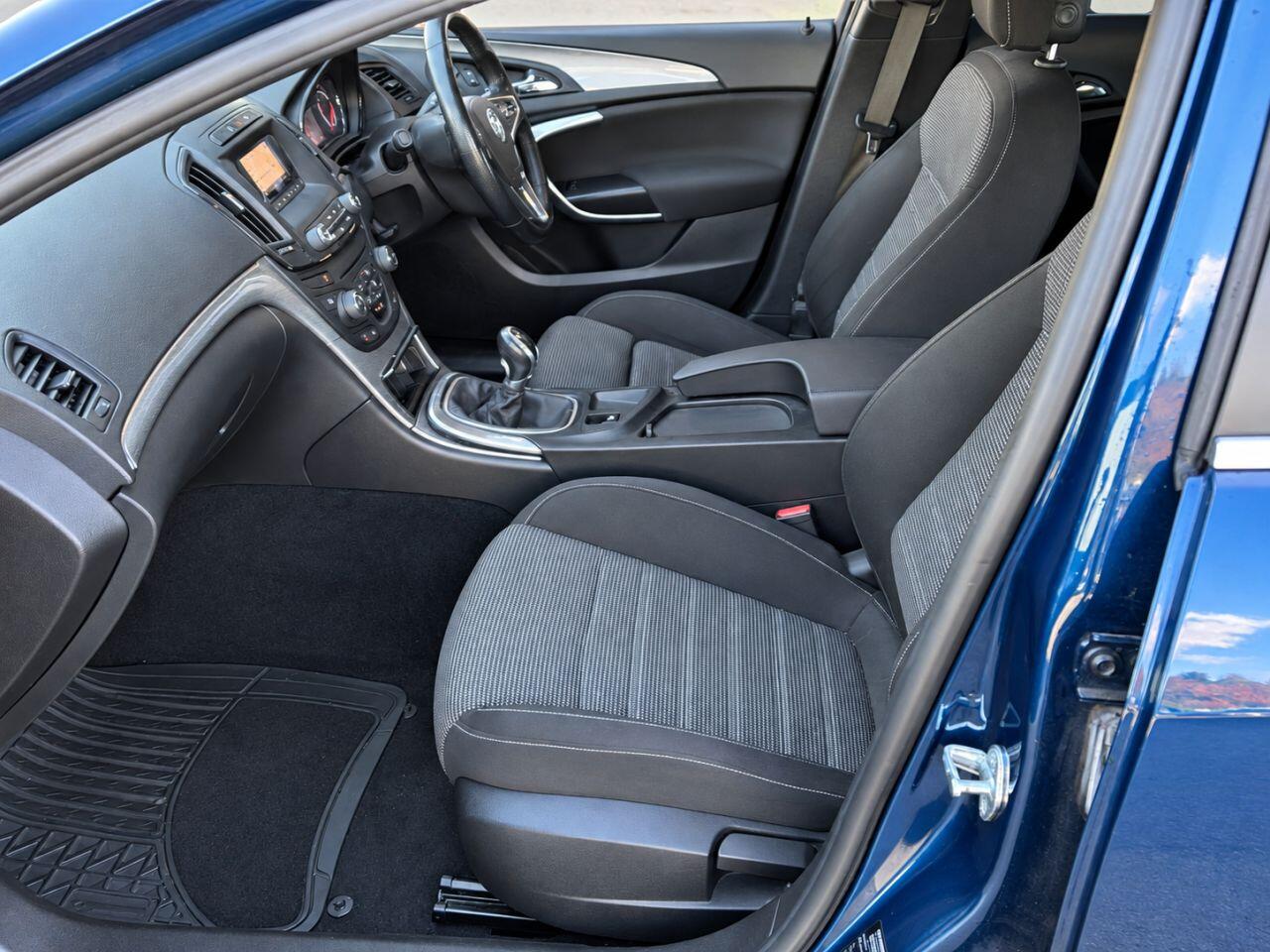Vauxhall Insignia view 7