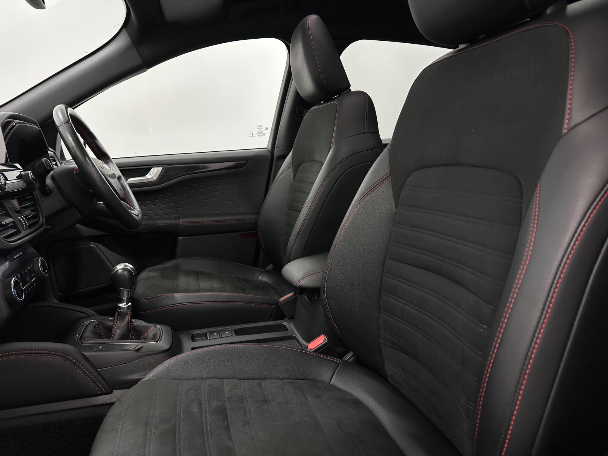 Ford Kuga view 34