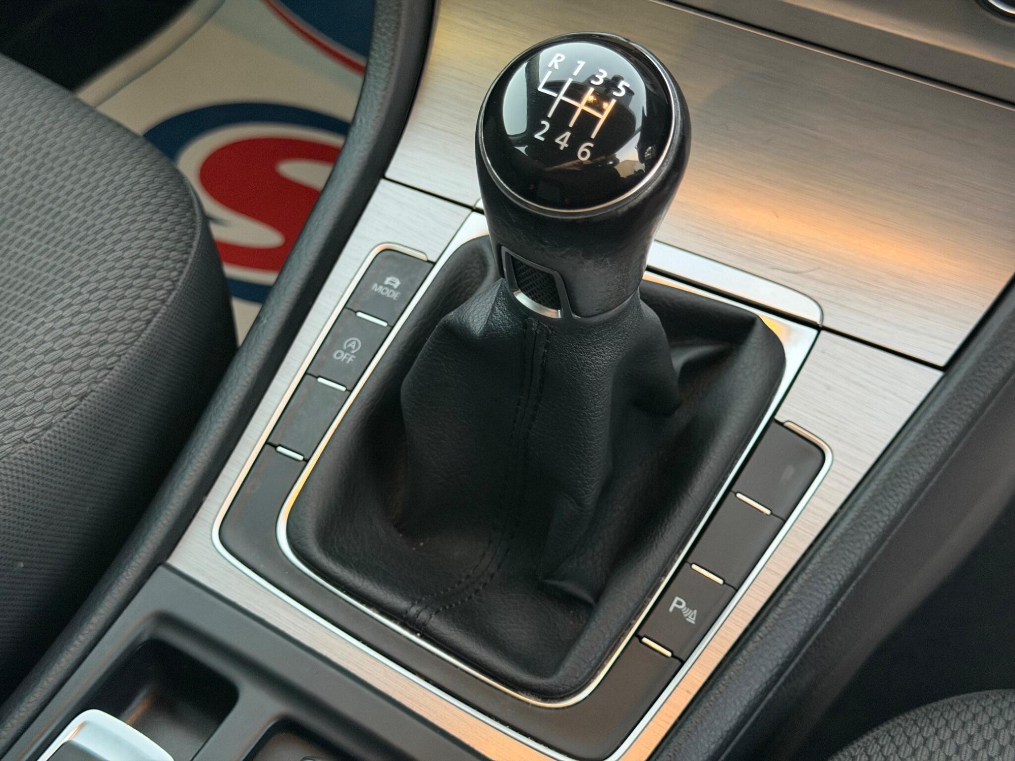 Volkswagen Golf view 13