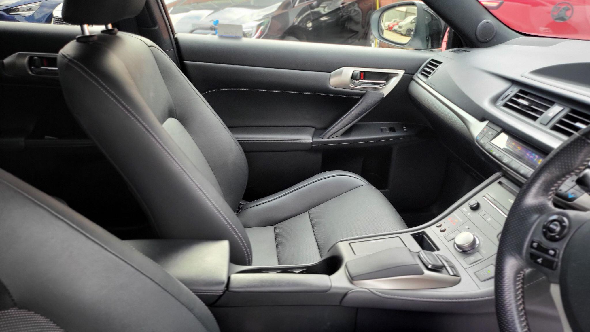 Lexus CT view 31