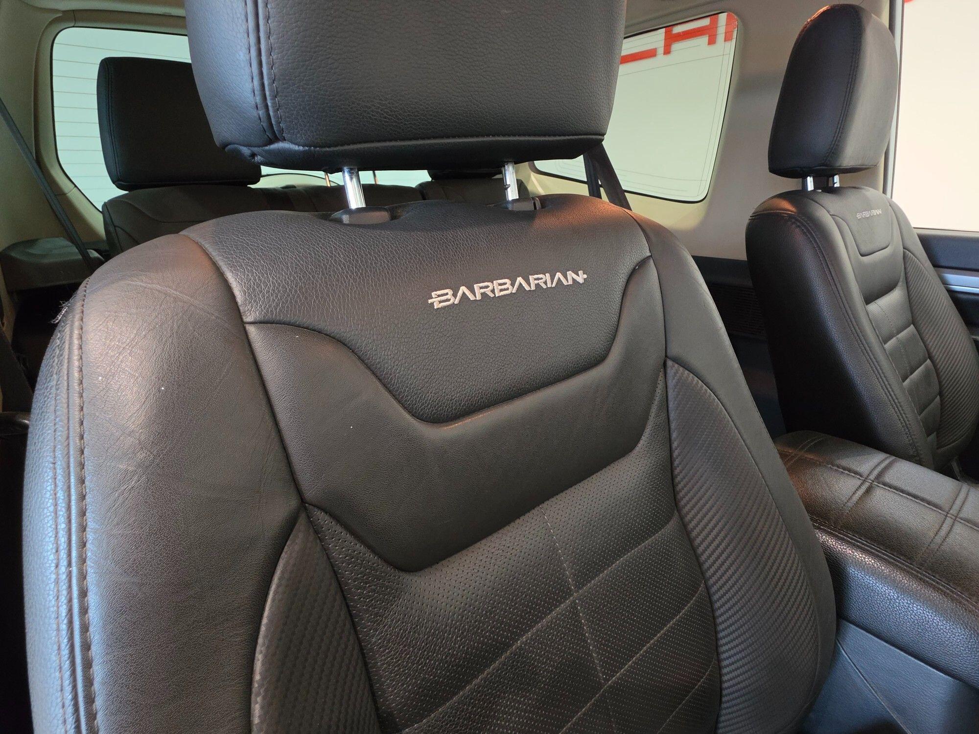 Mitsubishi Shogun view 17