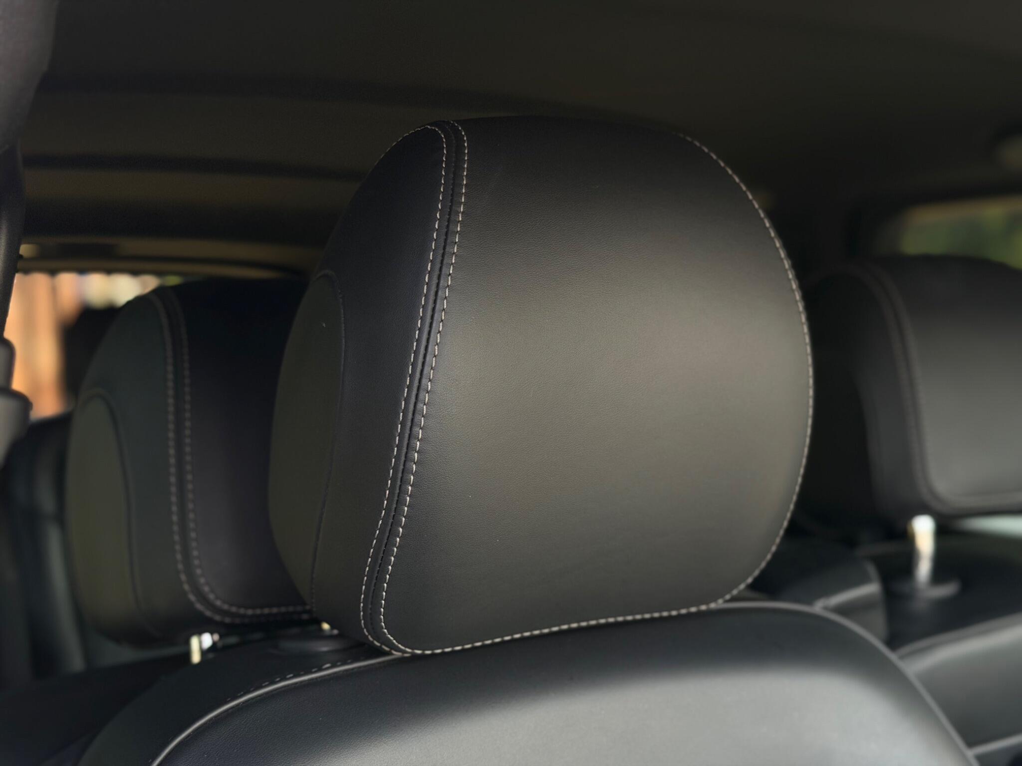 Mercedes-Benz V-Class view 50