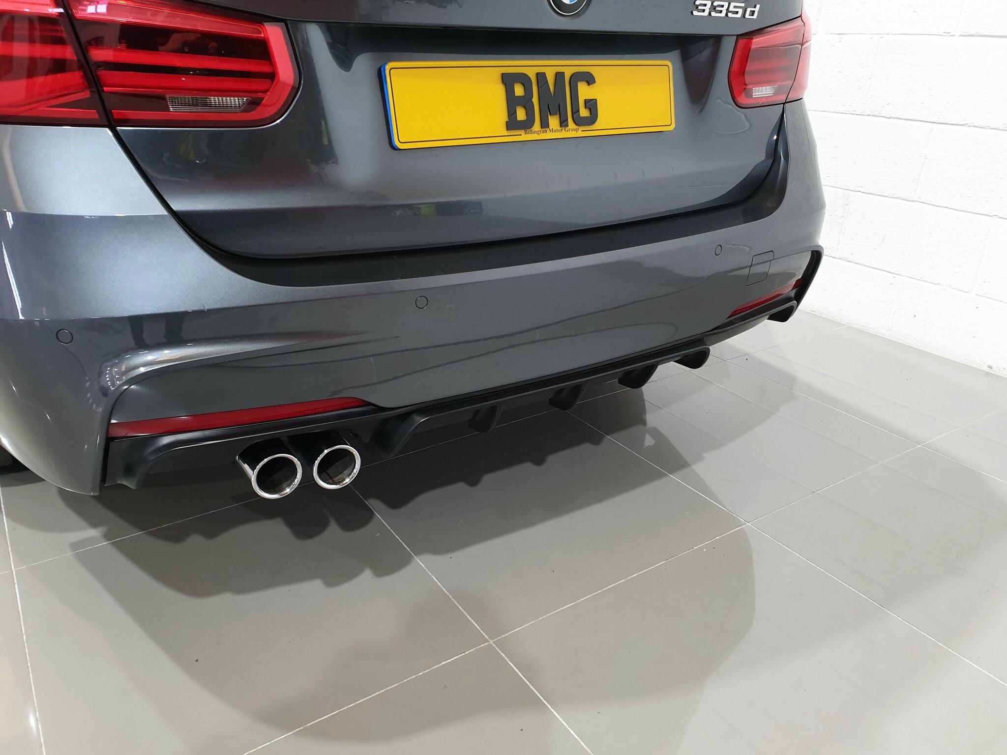 BMW 3 Series view 35
