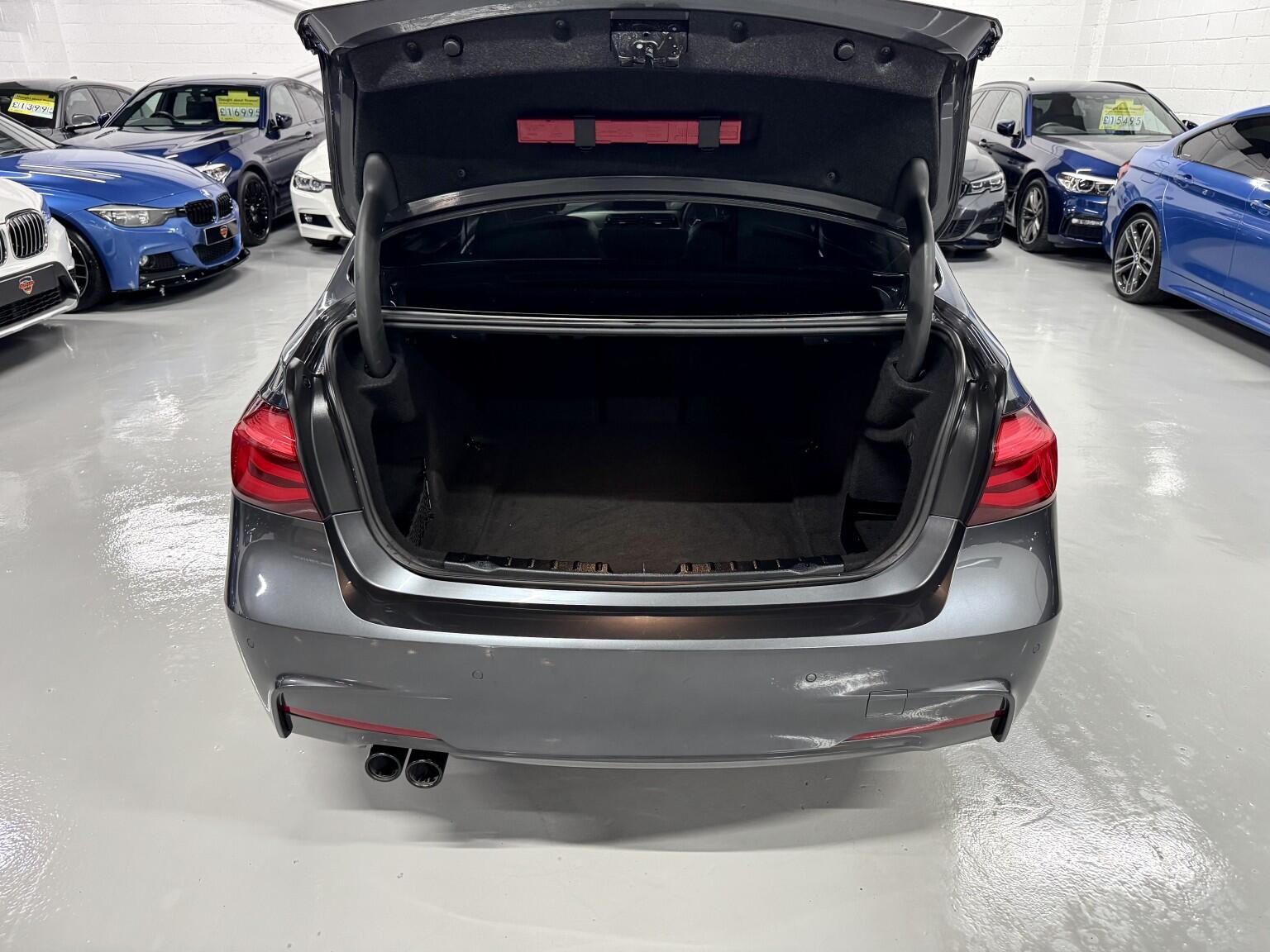 BMW 3 Series view 27