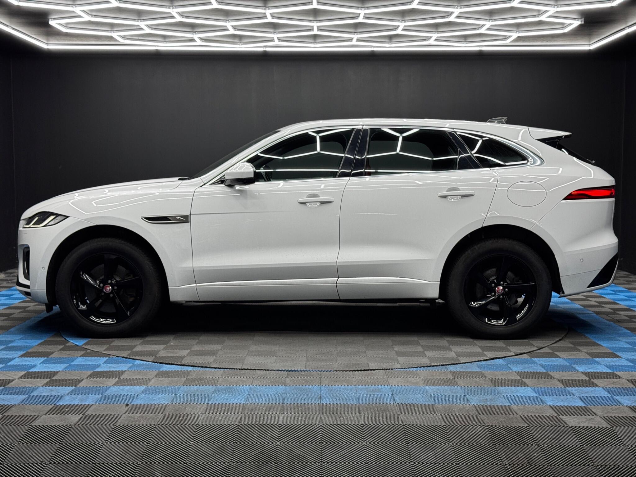 Jaguar F-Pace view 8
