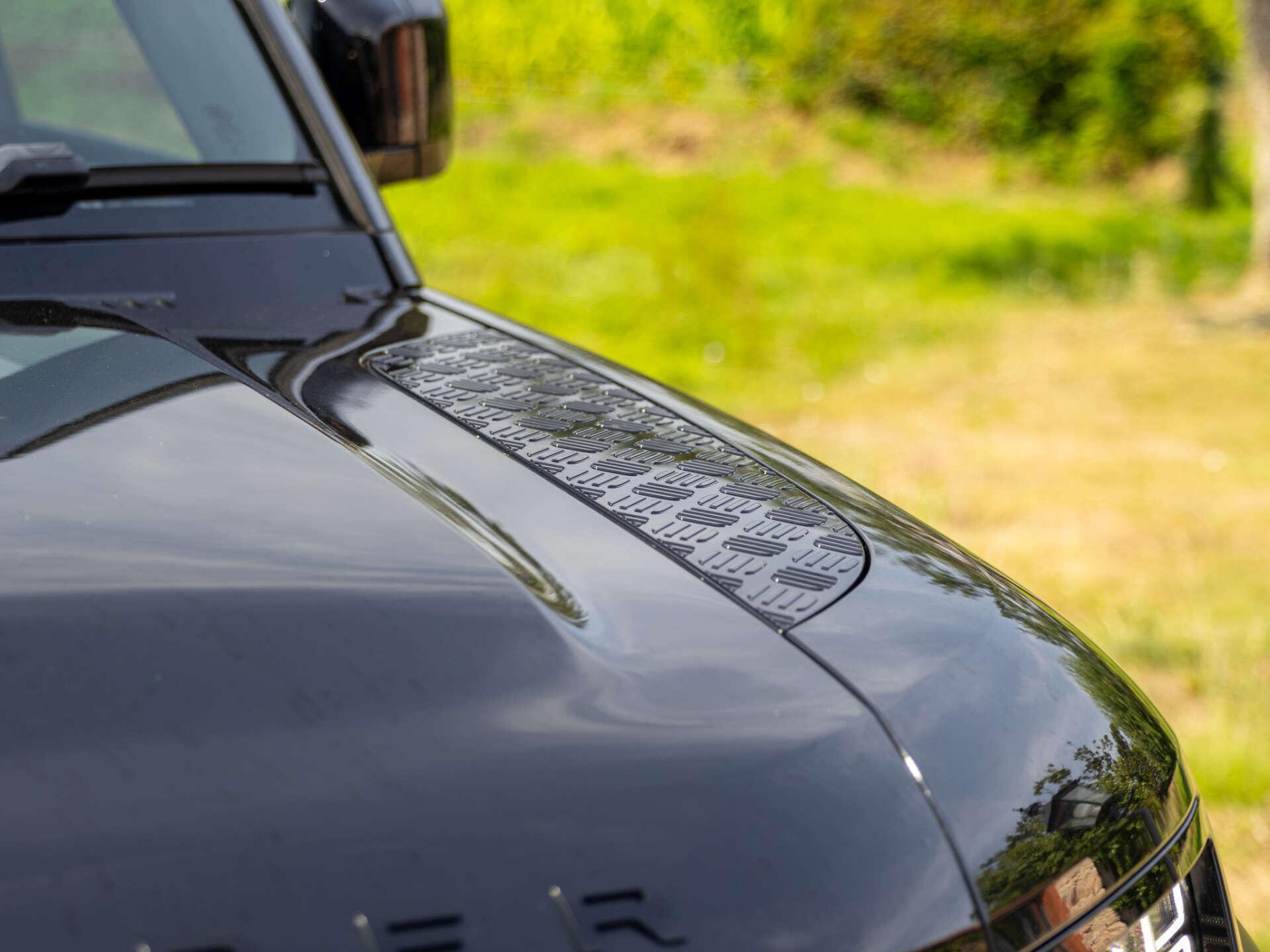 Land Rover Defender view 26