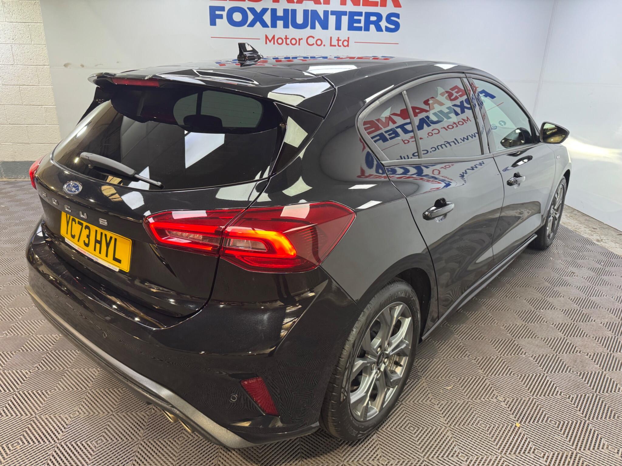 Ford Focus view 23