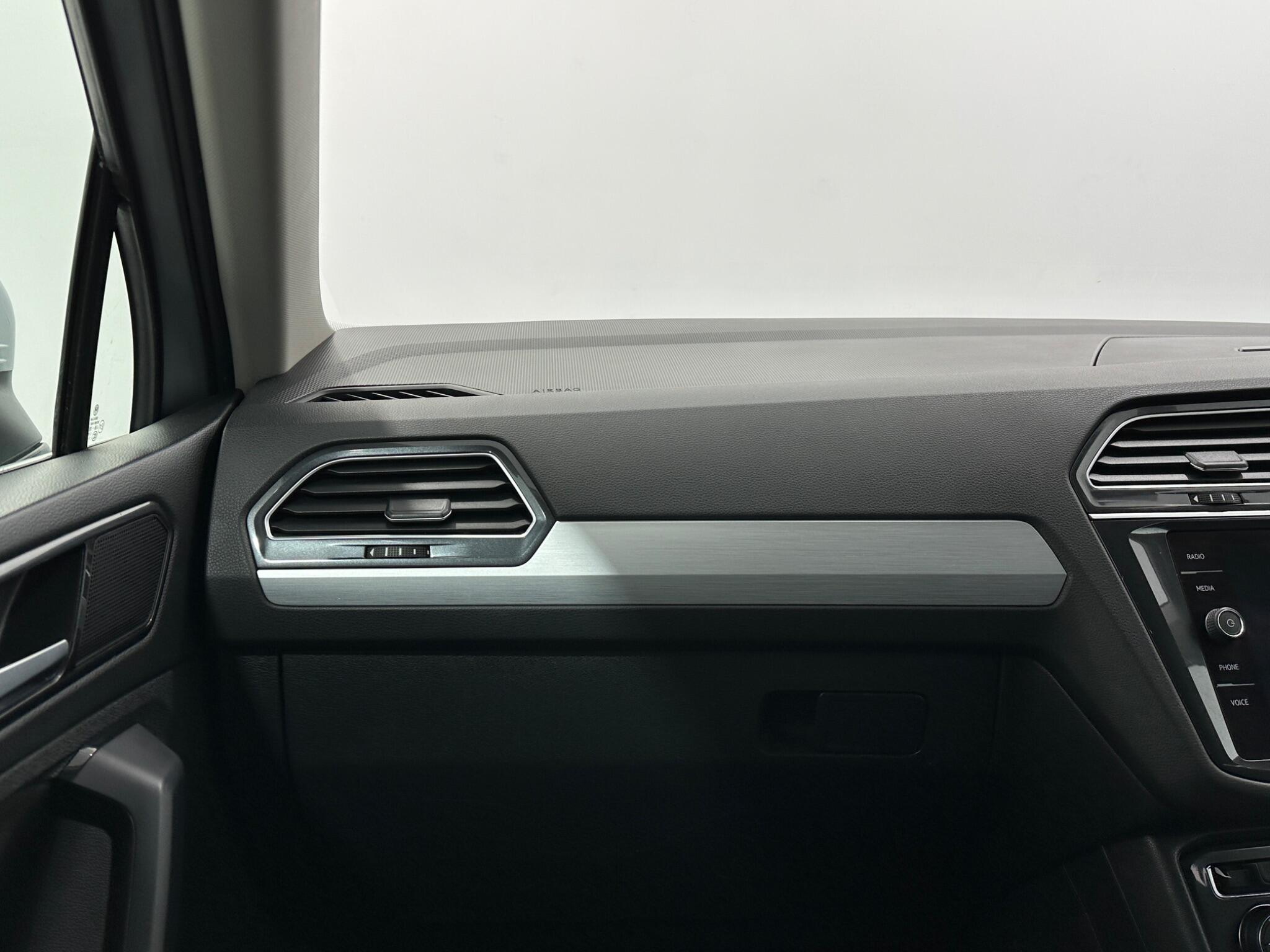 Volkswagen Tiguan view 29