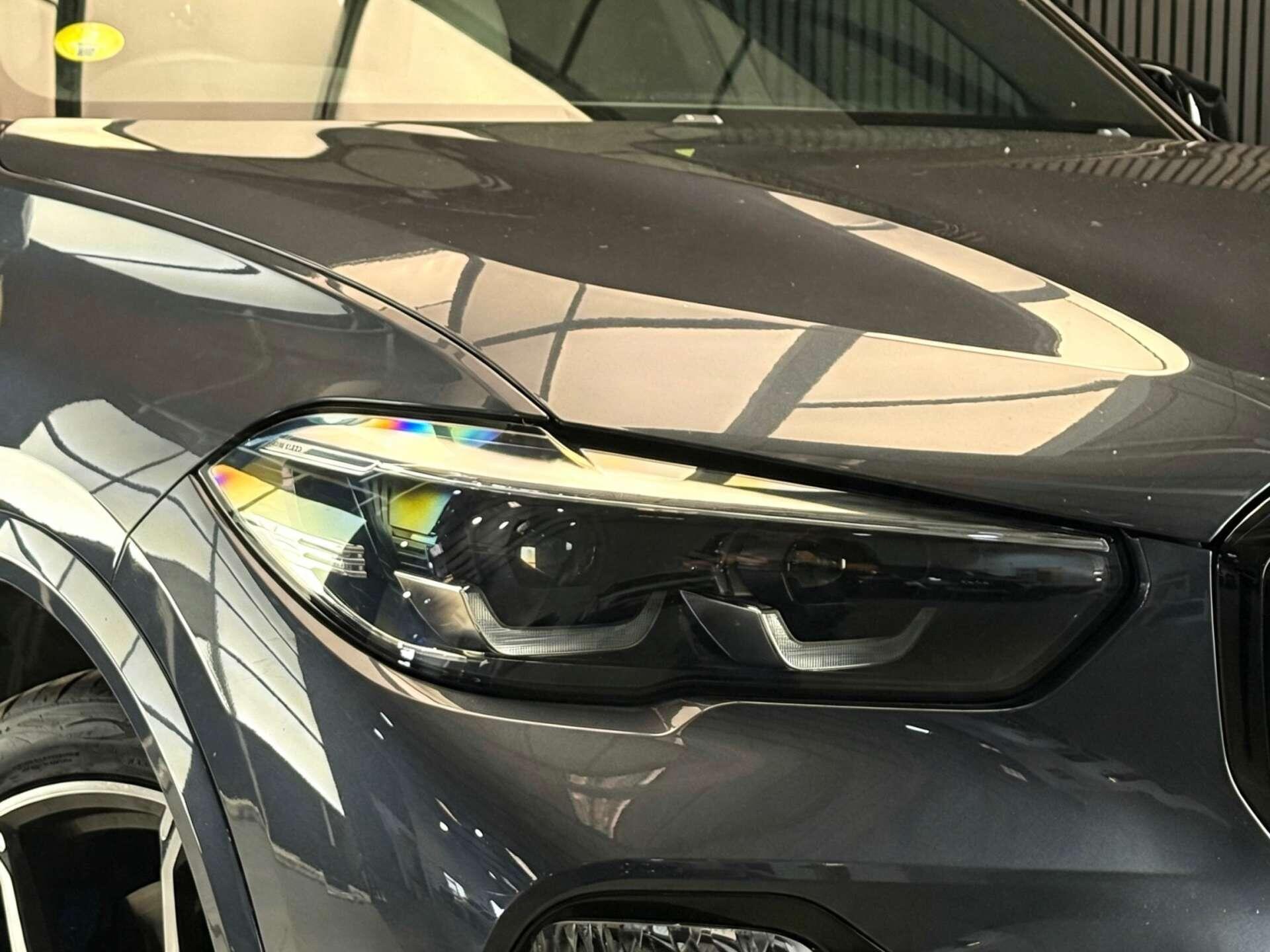 BMW X5 view 4