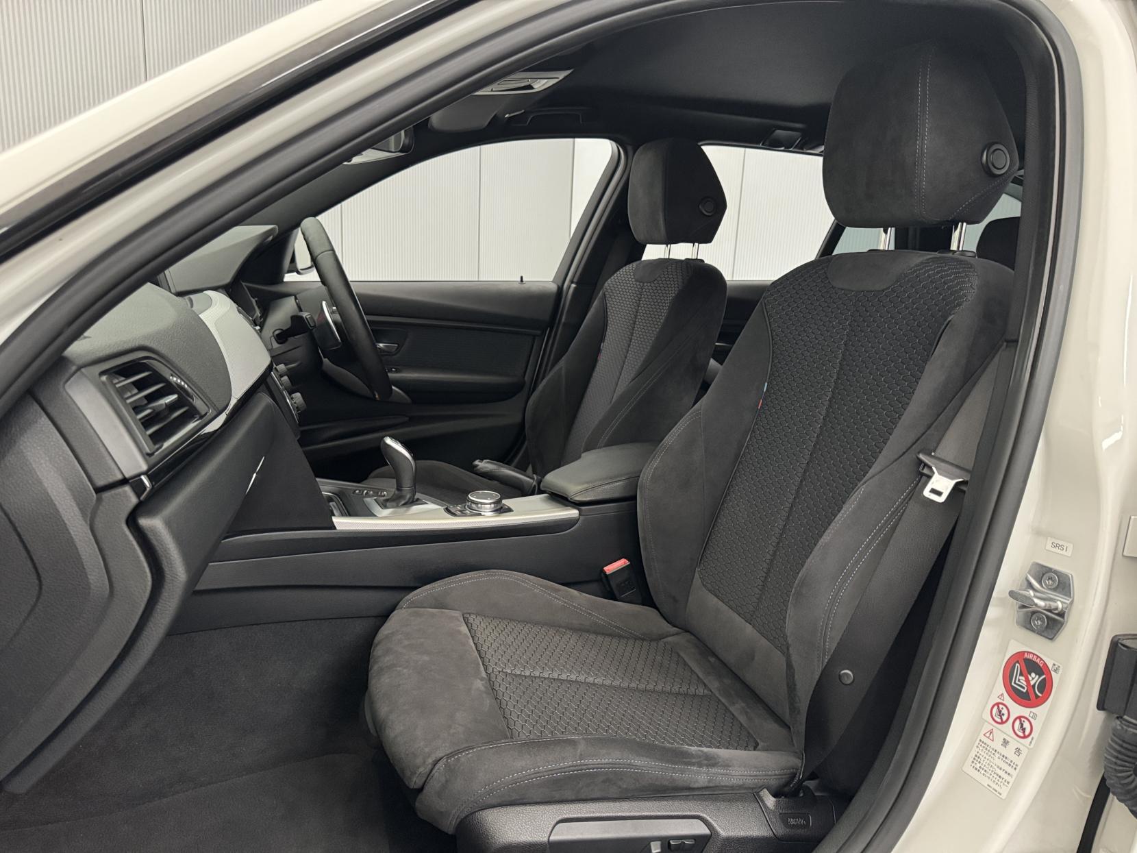 BMW 3 Series view 56