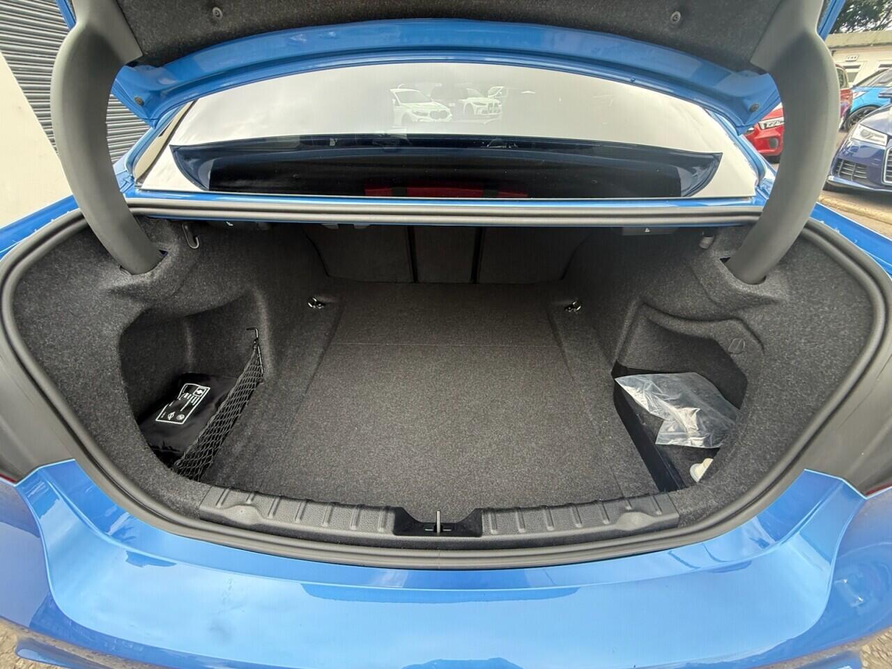 BMW 3 Series view 29