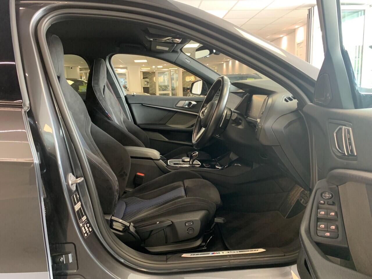 BMW 1 Series view 20