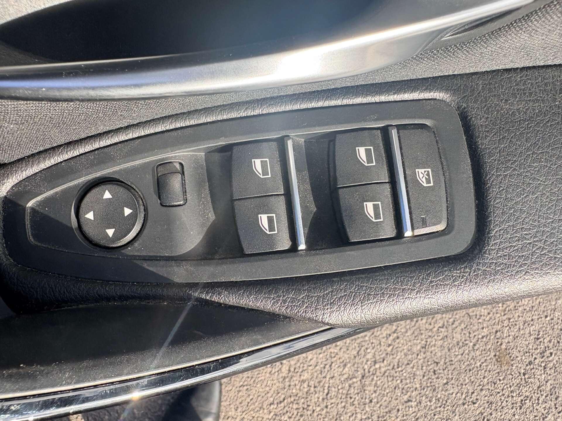 BMW 3 Series view 23