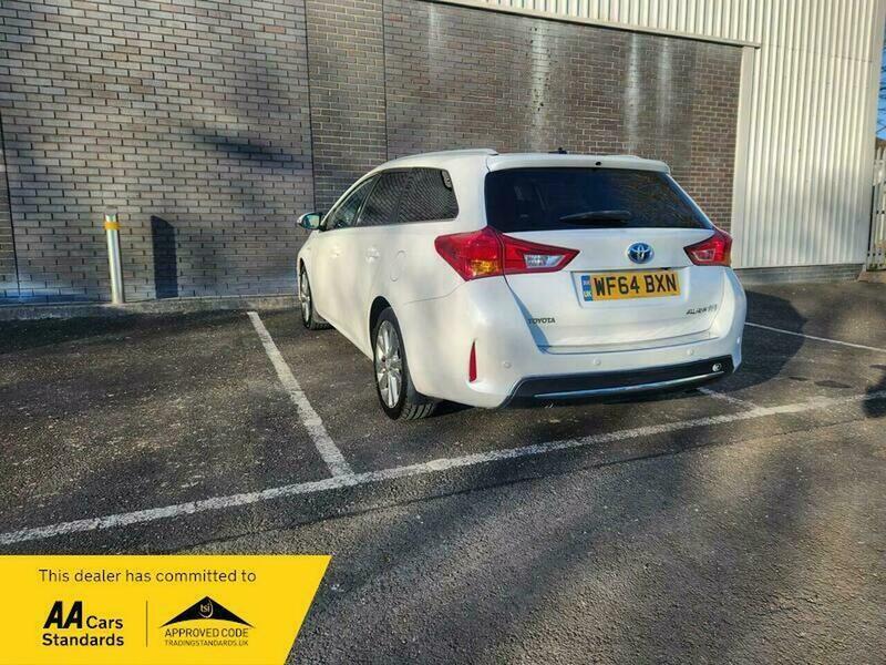2014 Toyota Auris 1.8 VVT-h Excel Touring Sports CVT Euro 5 (s/s) 5dr • 104,000 miles image 5