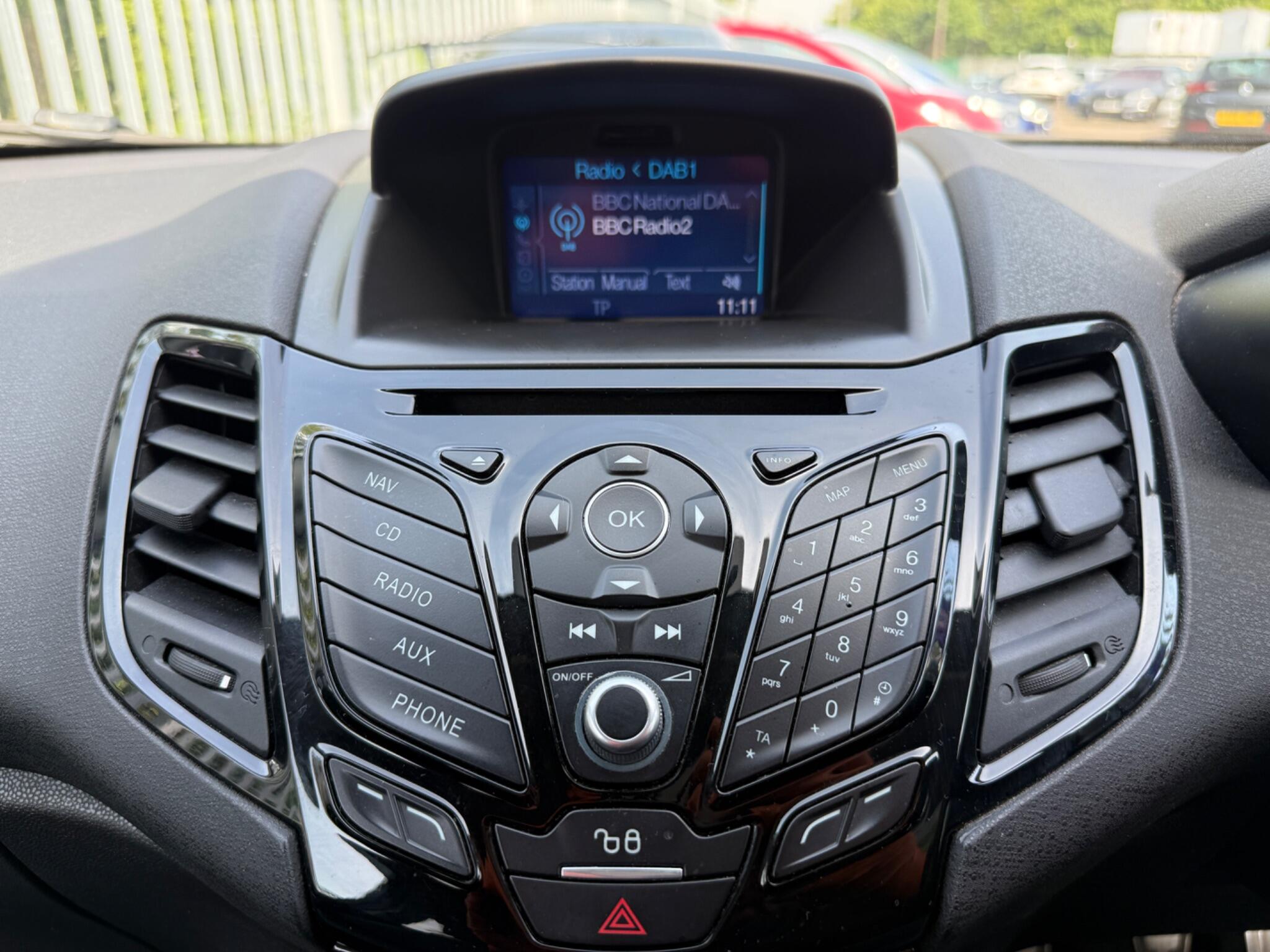 2016 Ford Fiesta image 33