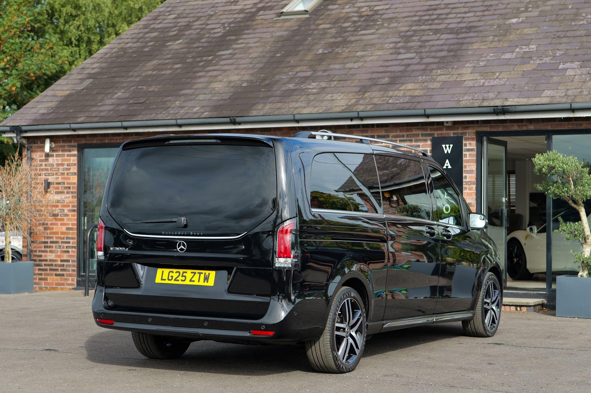 Mercedes-Benz V Class view 4