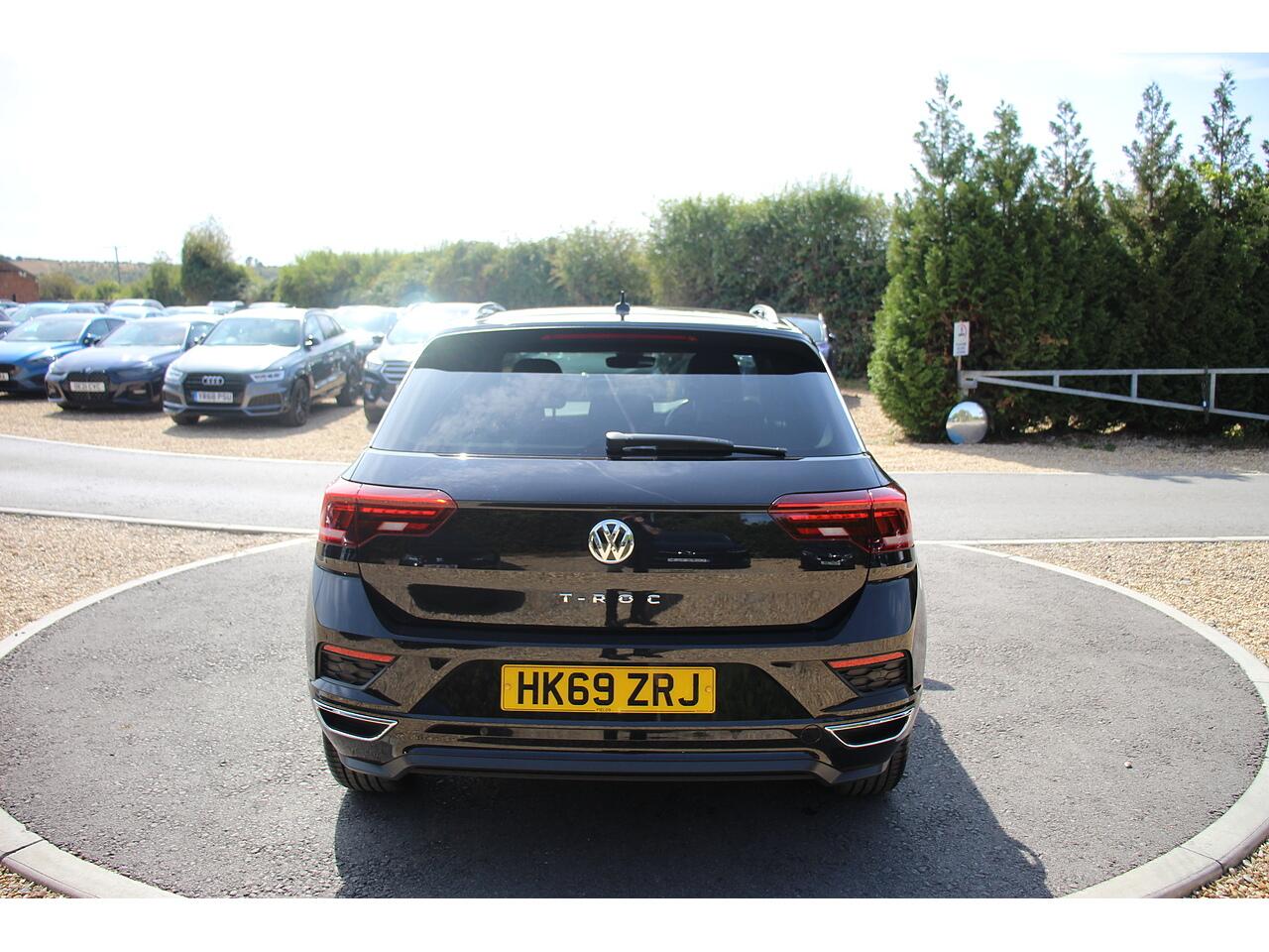 Volkswagen T-Roc view 10