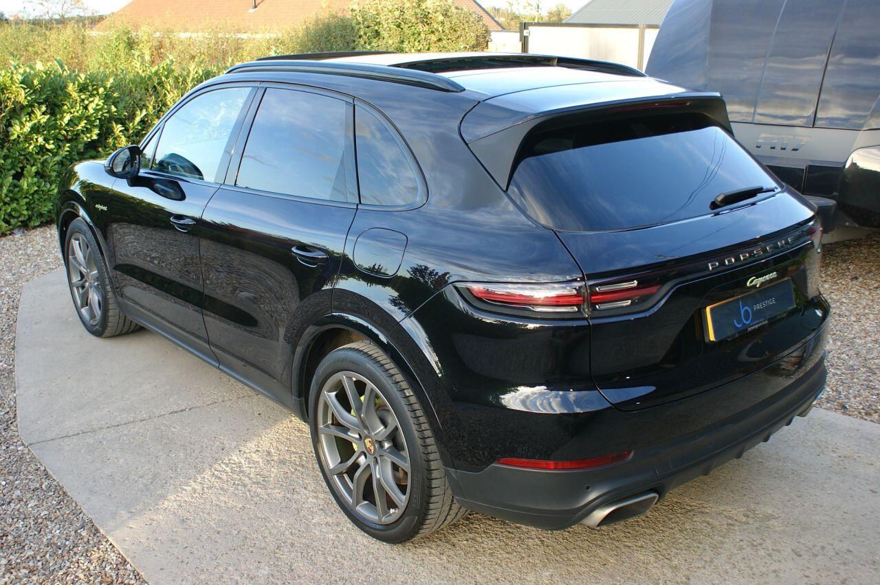 Porsche Cayenne view 20