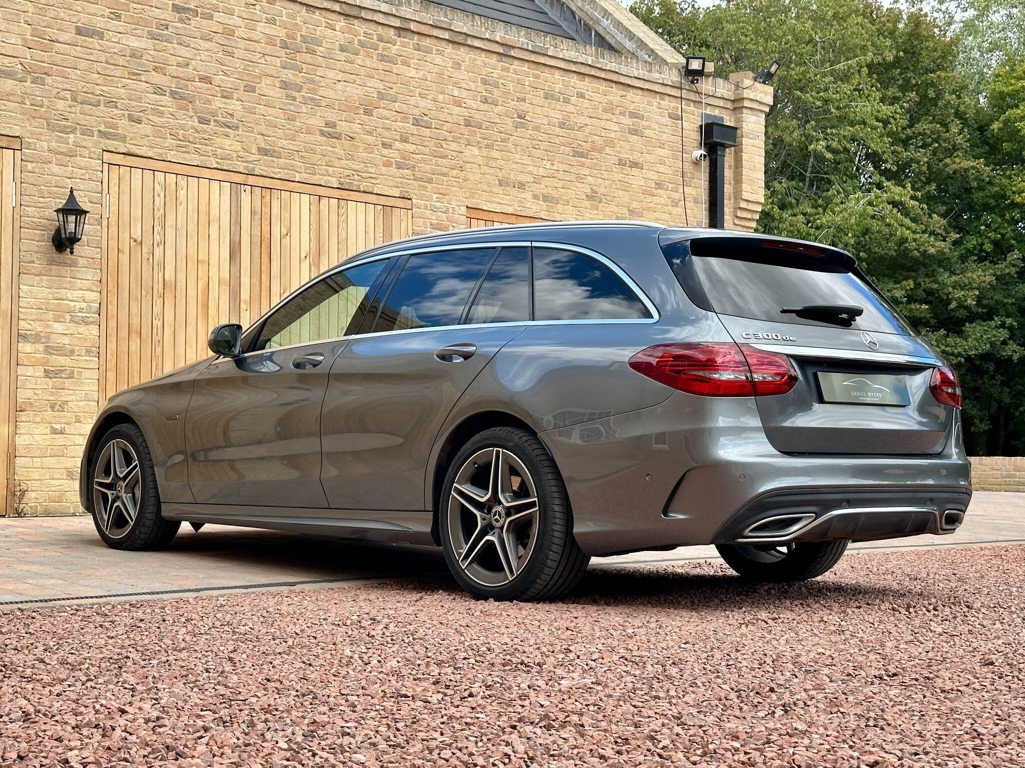 Mercedes-Benz C Class view 32