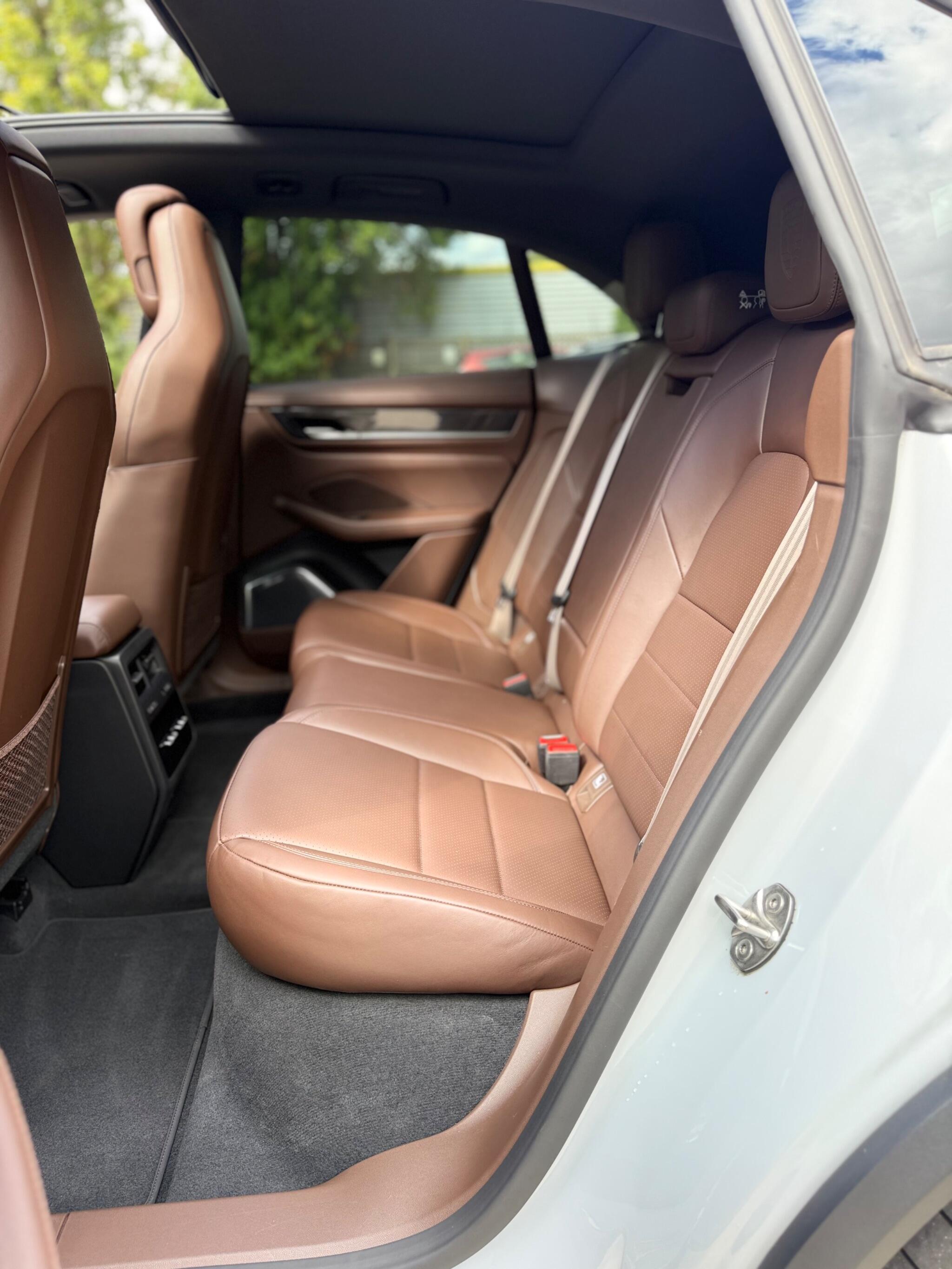Porsche Macan view 15