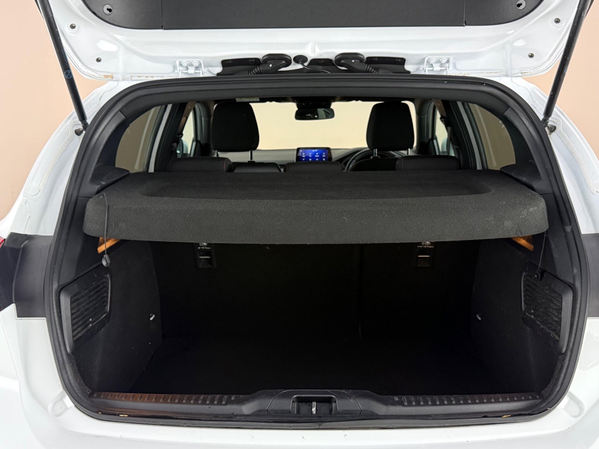 Ford Focus view 10
