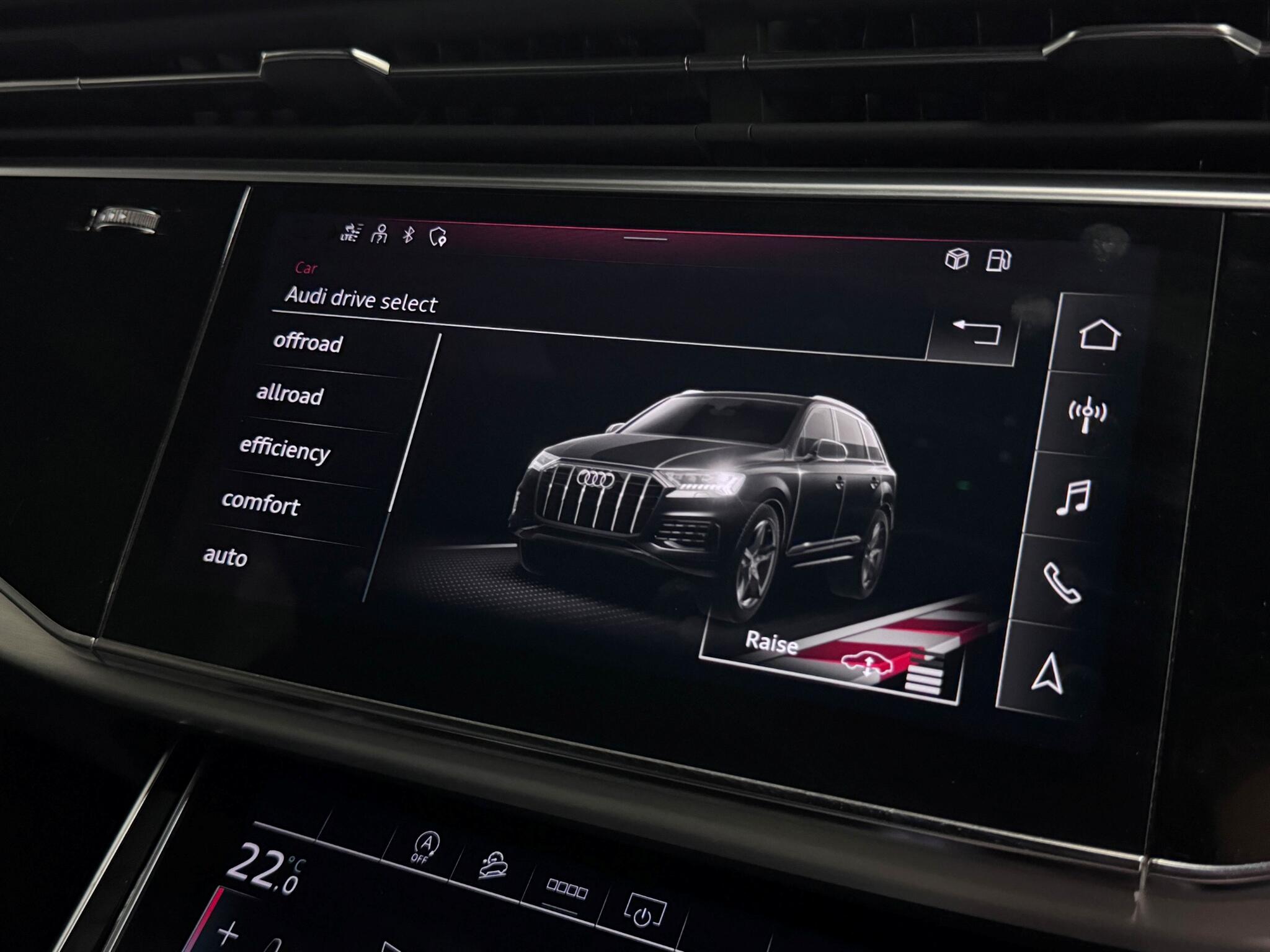 Audi Q7 view 46