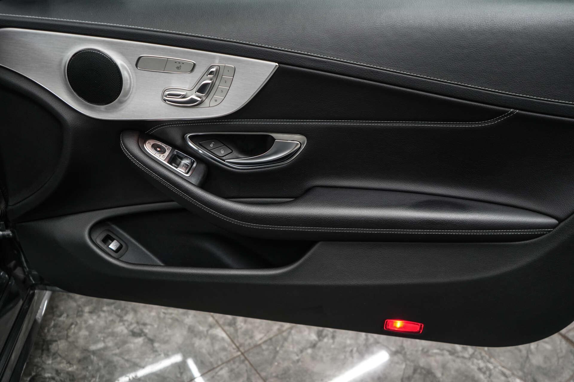 Mercedes-Benz C-Class view 19