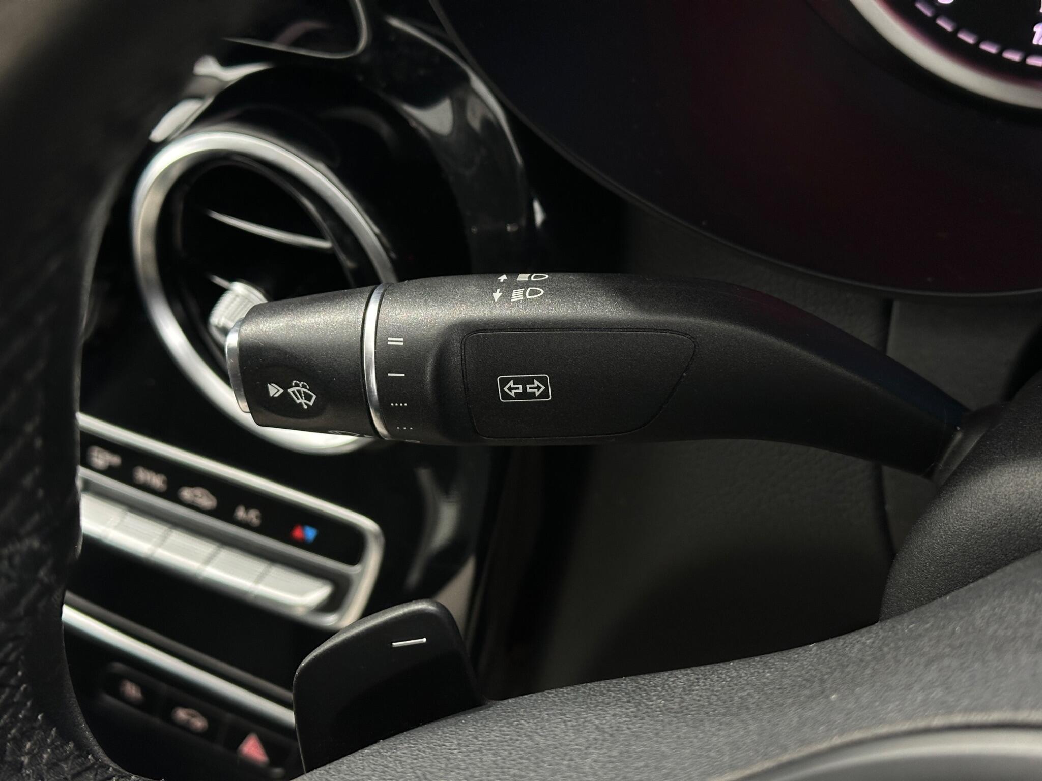 Mercedes-Benz C-Class view 14