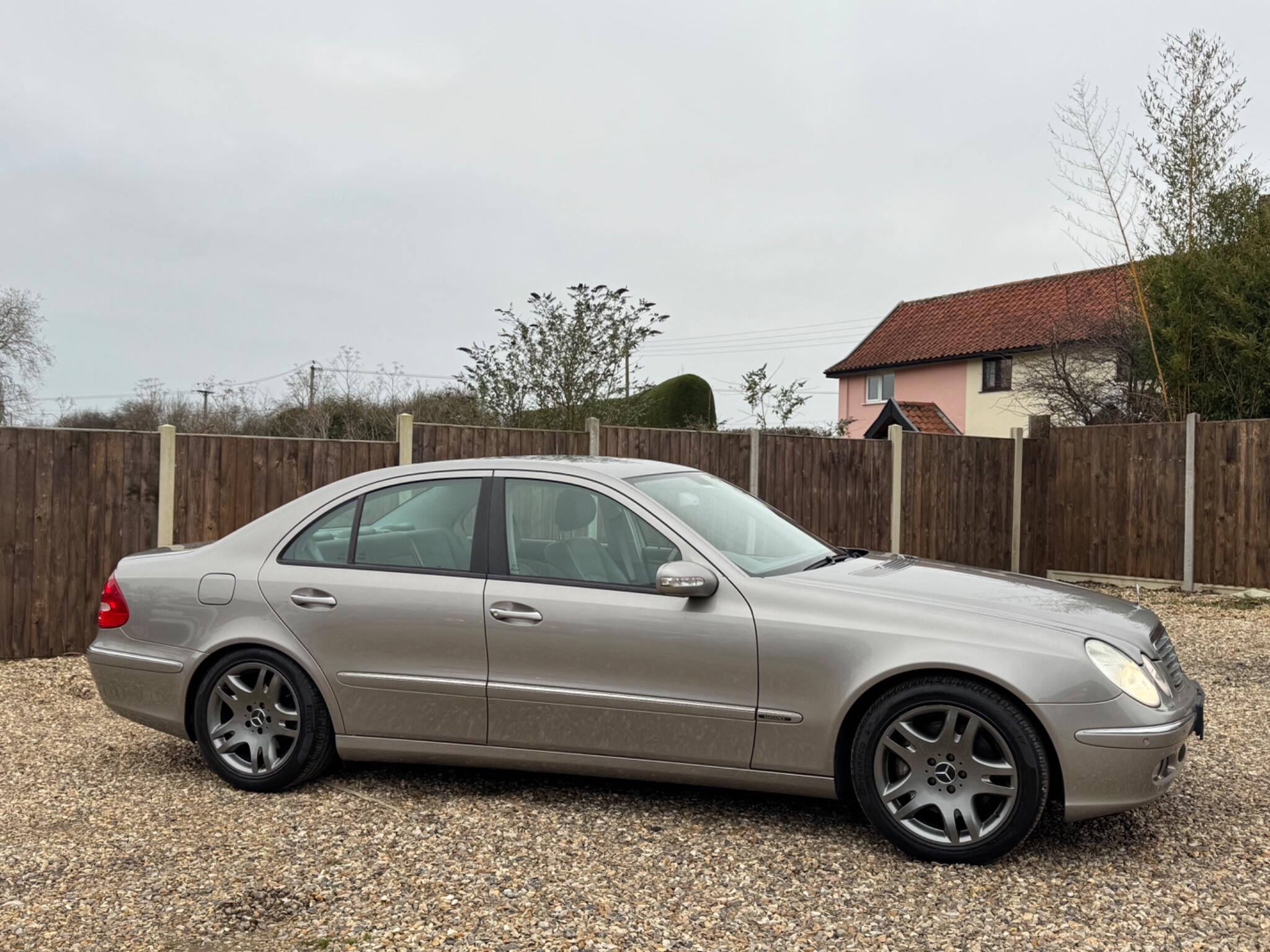 2005 Mercedes-Benz E Class 3.5 E350 Elegance 7G-Tronic 4dr • 69,000 miles image 2