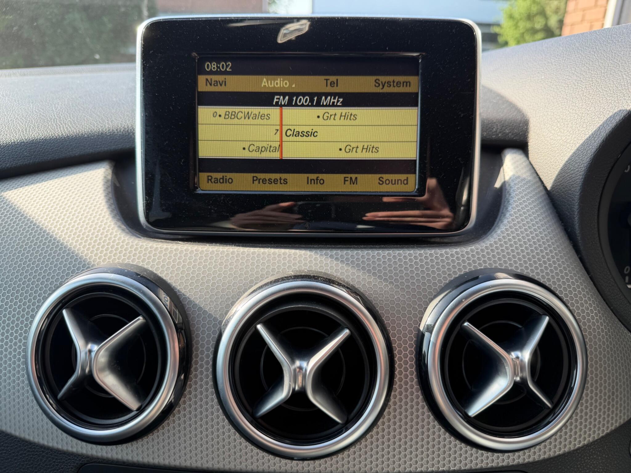 Mercedes-Benz B-Class view 27