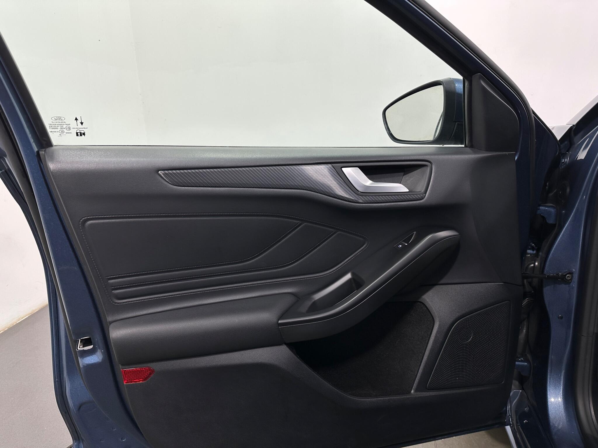Ford Focus view 38