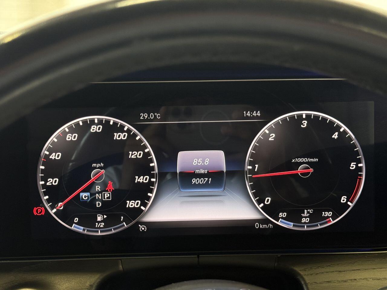Mercedes-Benz E Class view 41