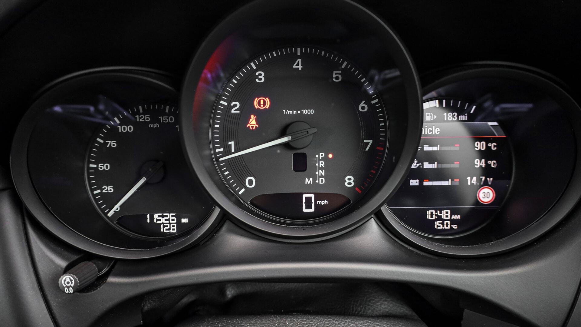 Porsche Macan view 22