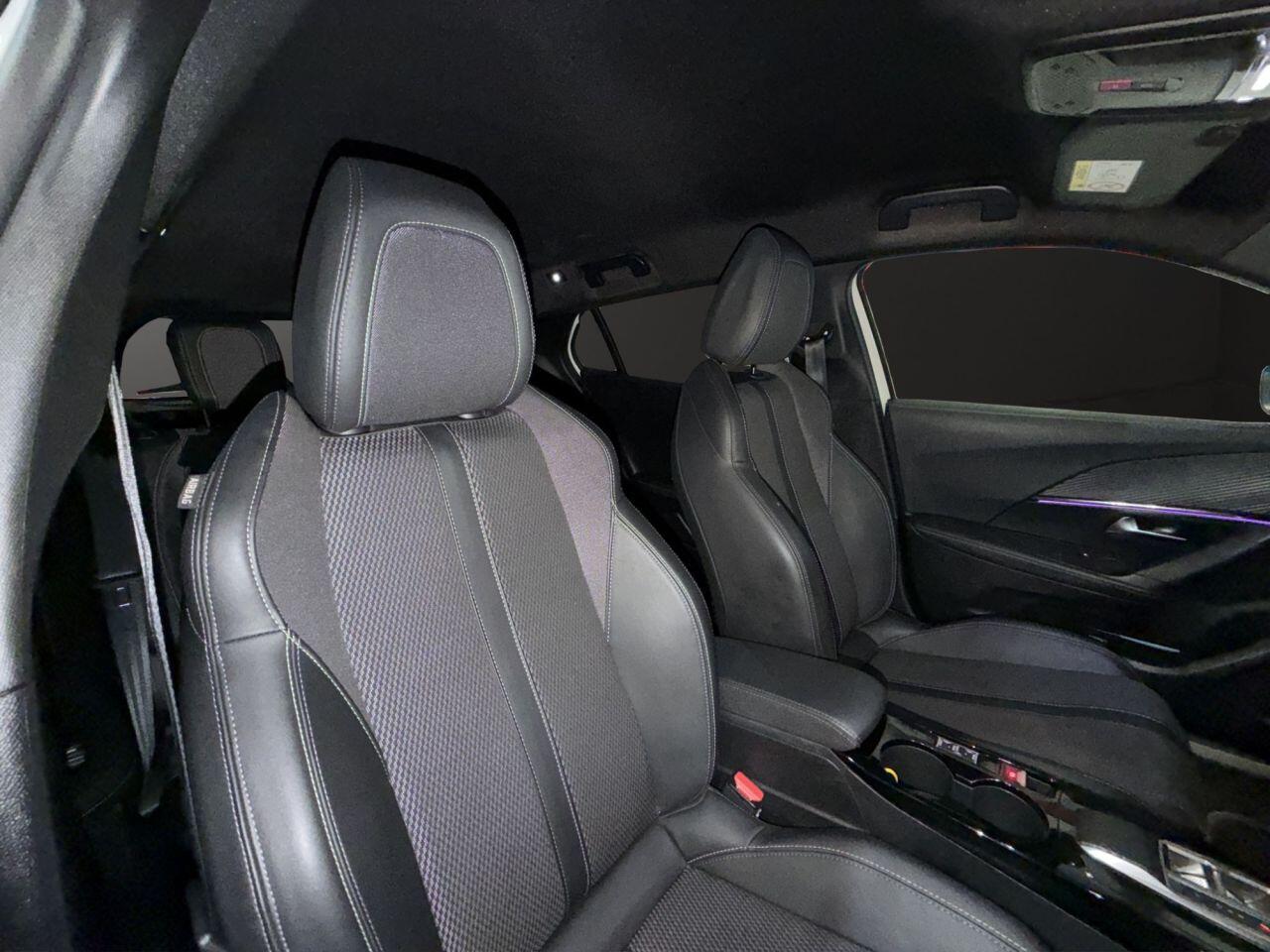 Peugeot E-2008 view 15