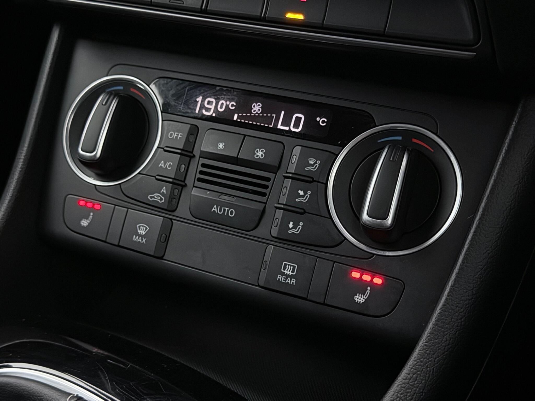 Audi Q3 view 24