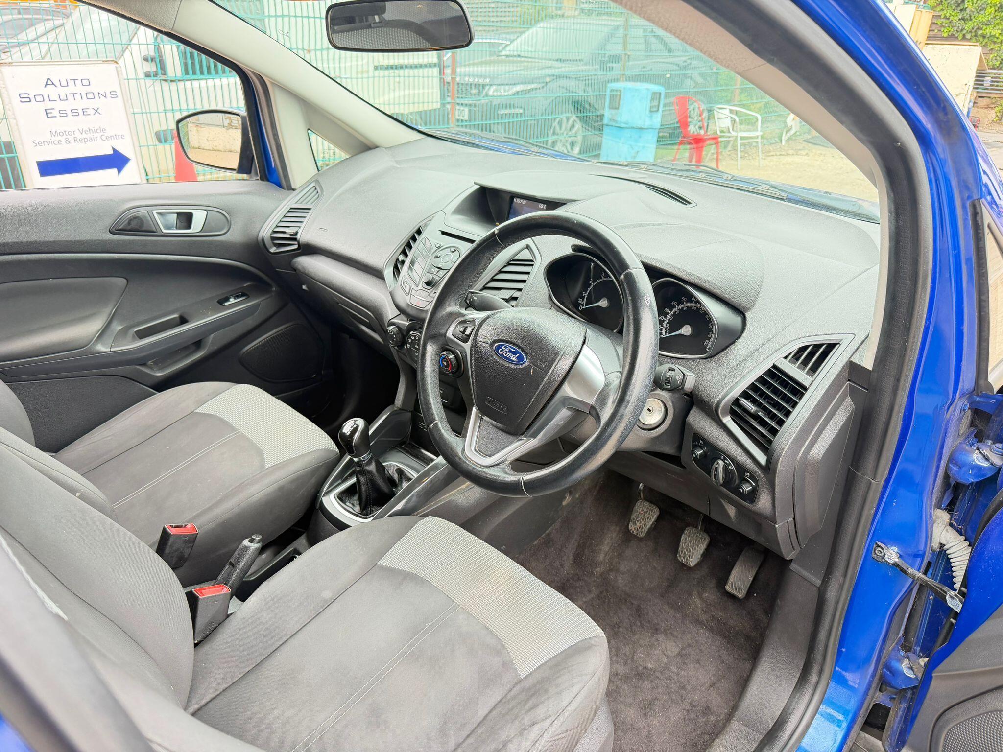 Ford Ecosport view 11