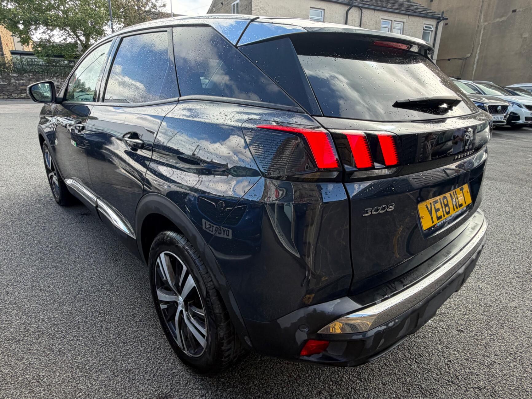 Peugeot 3008 view 8