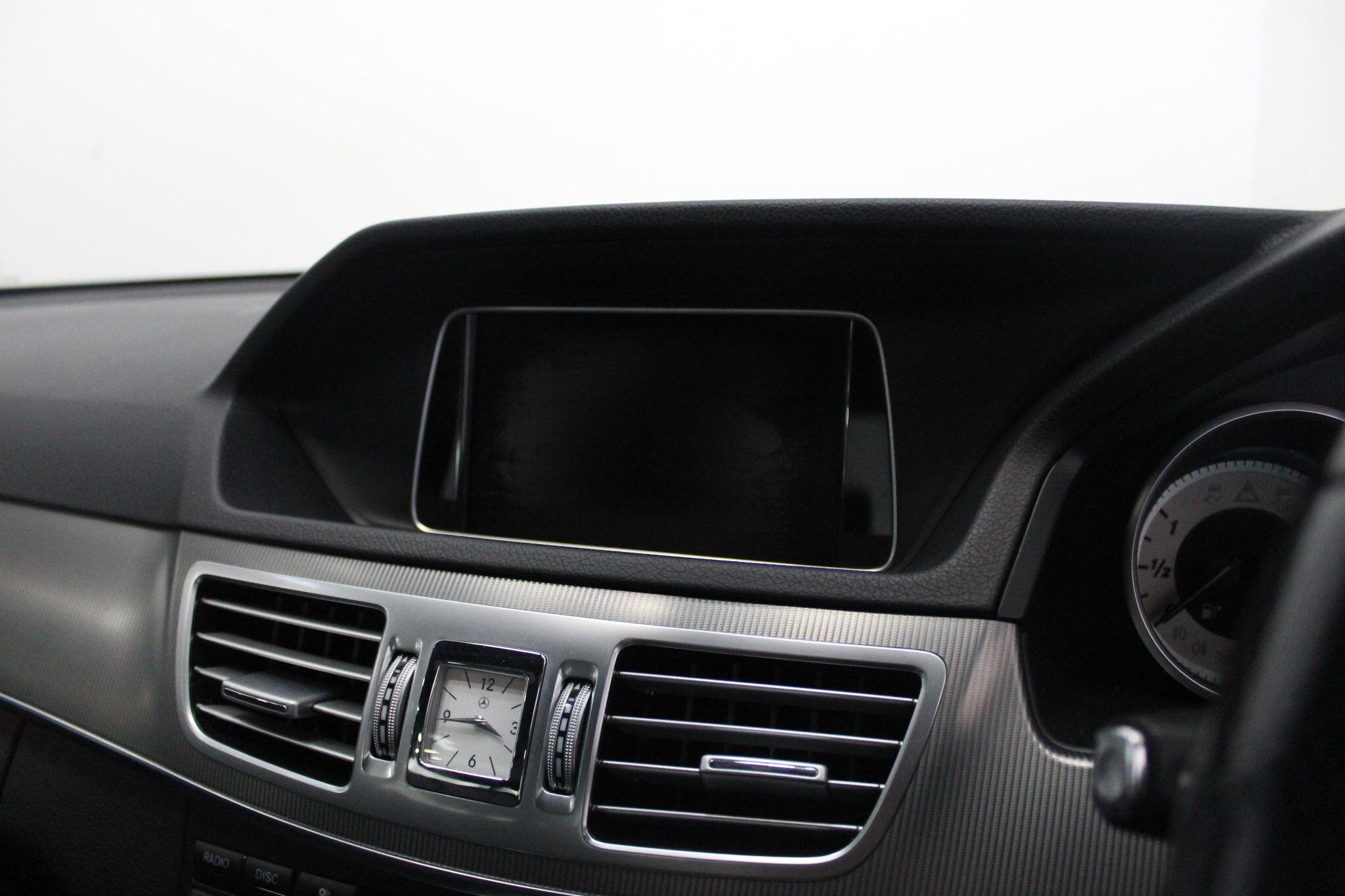 Mercedes-Benz E-Class view 37