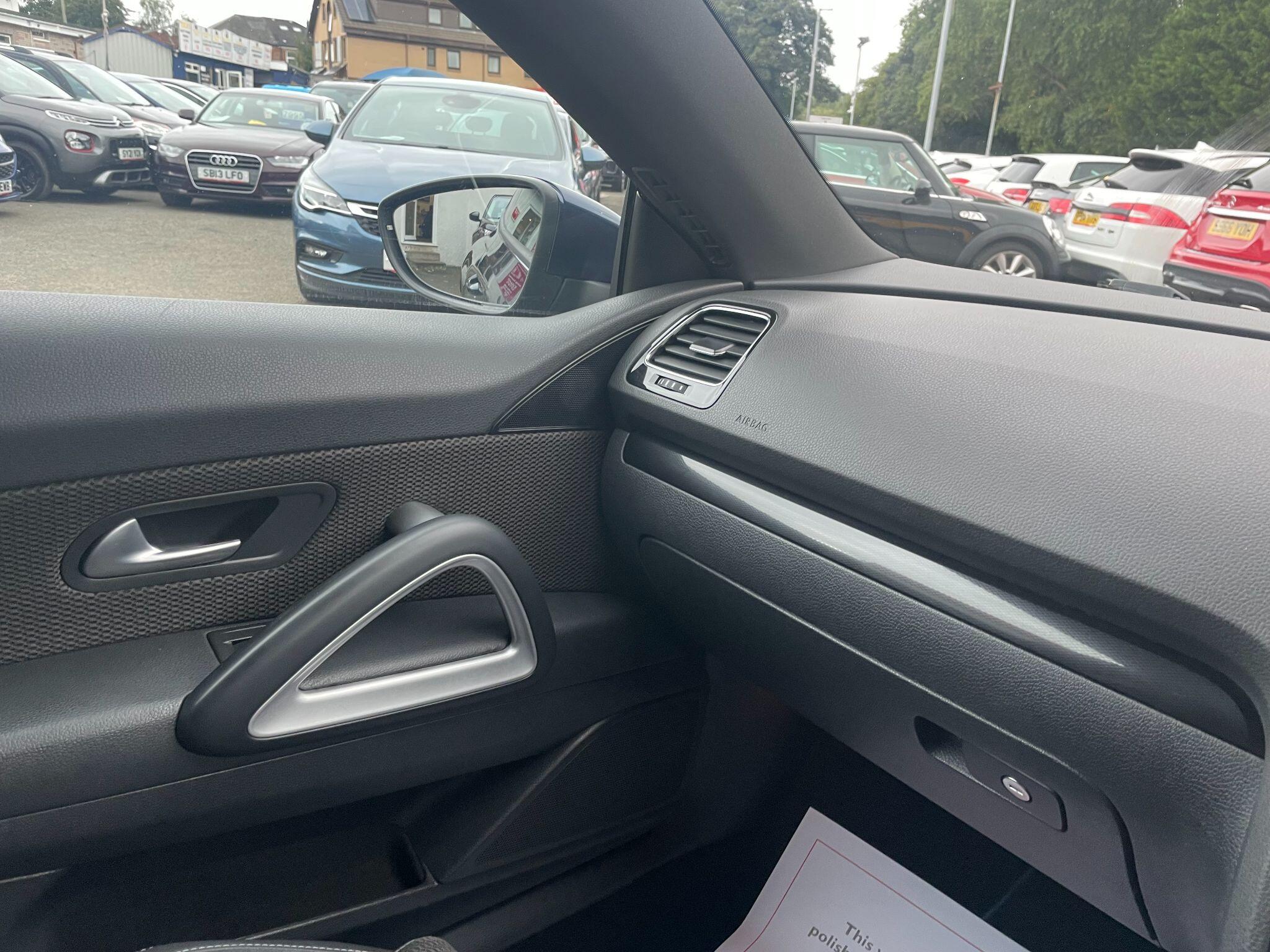 Volkswagen Scirocco view 28