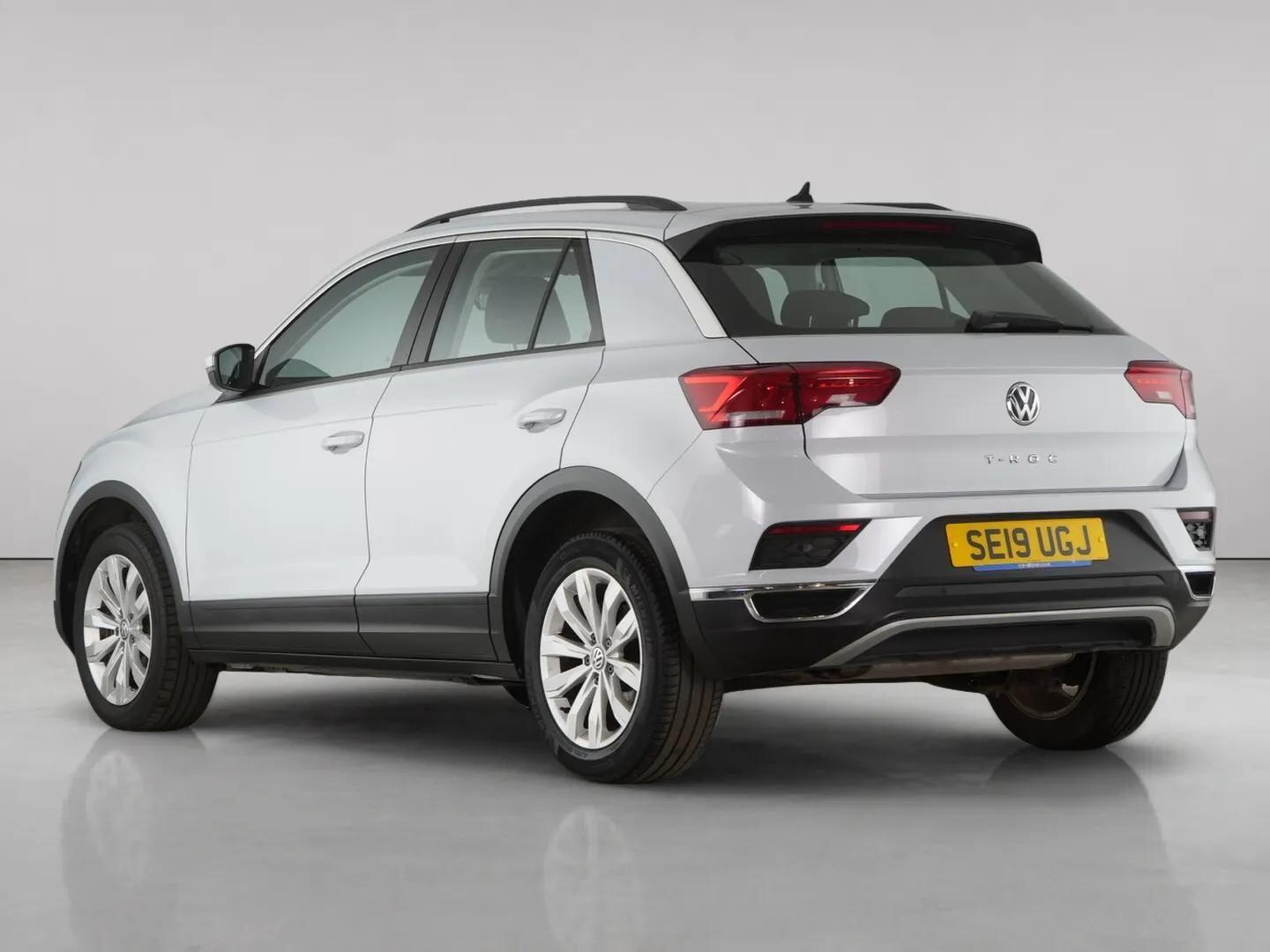 Volkswagen T-Roc view 8
