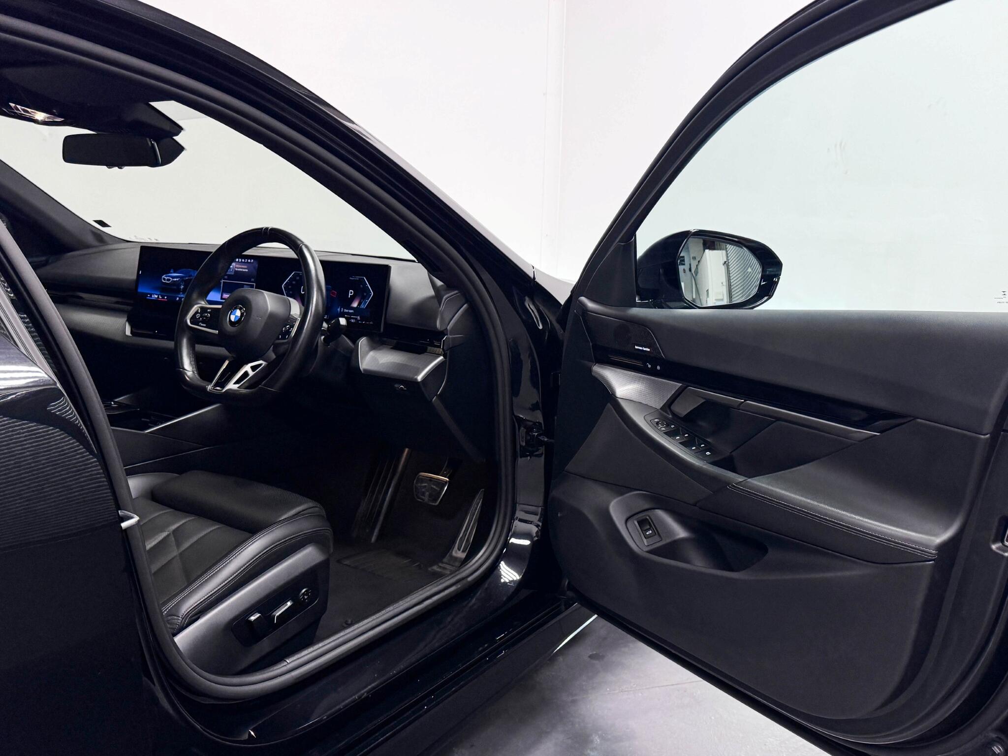 BMW 5 Series view 34
