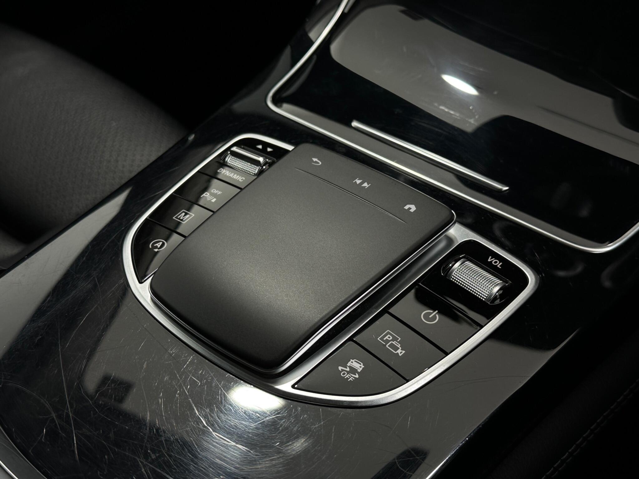 Mercedes-Benz GLC view 22